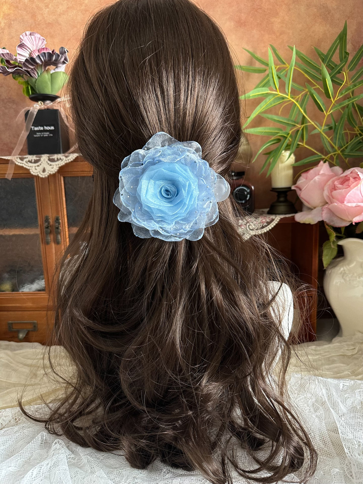 Handgefertigtes Haaraccessoire Stoffrose Himmelblau
