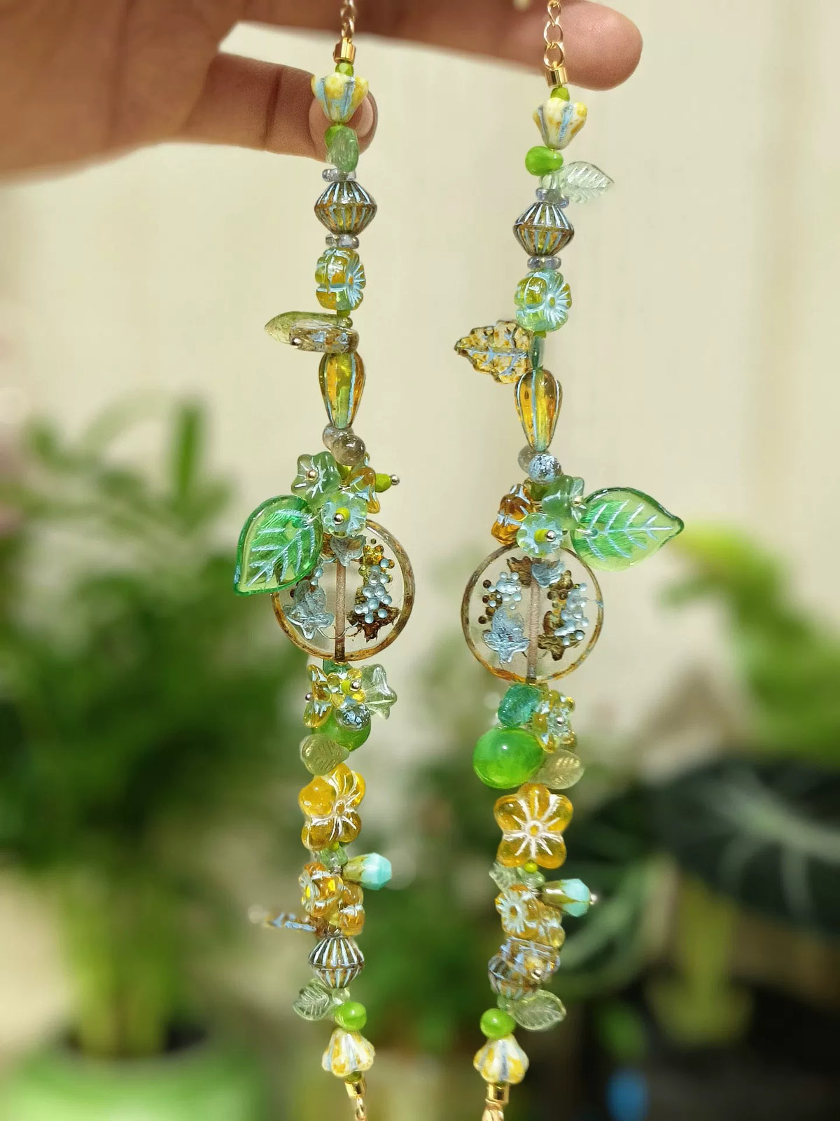 Pulsera de uvas de cristal checo en verde jade