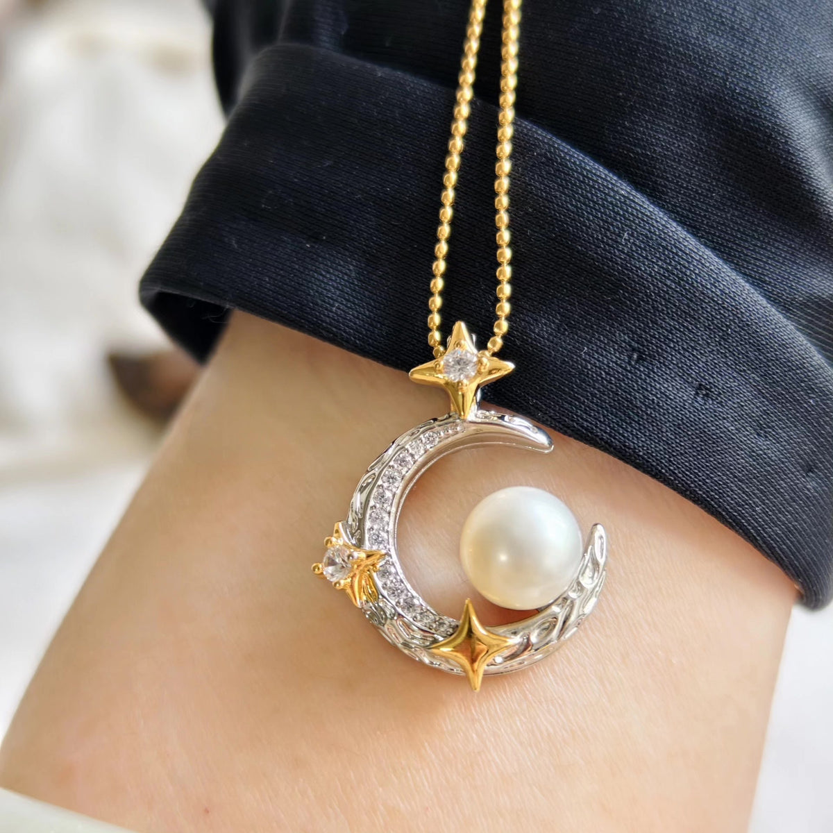 Two Tone Star Moon Pendant Natural Pearl Necklace