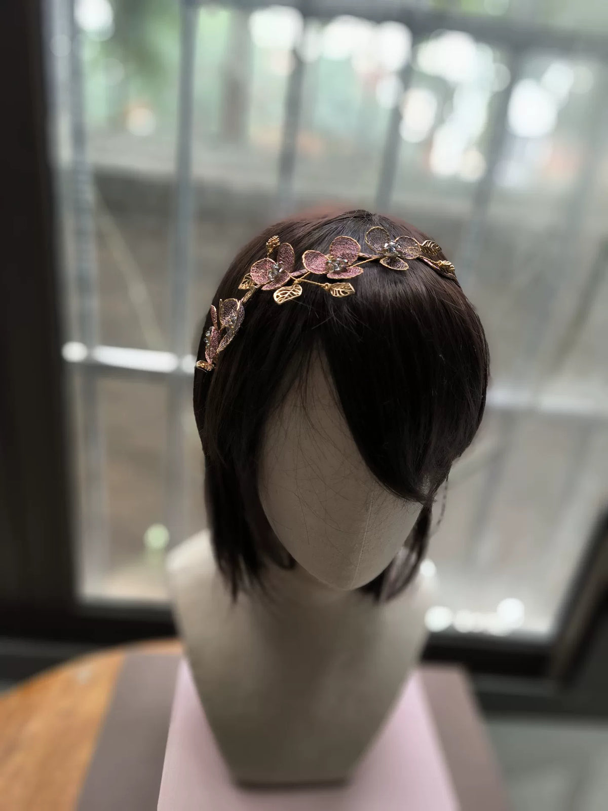ハンドメイド 銅ワイヤーのフラワーヘッドバンド - ピンク＆ラベンダーの花びら