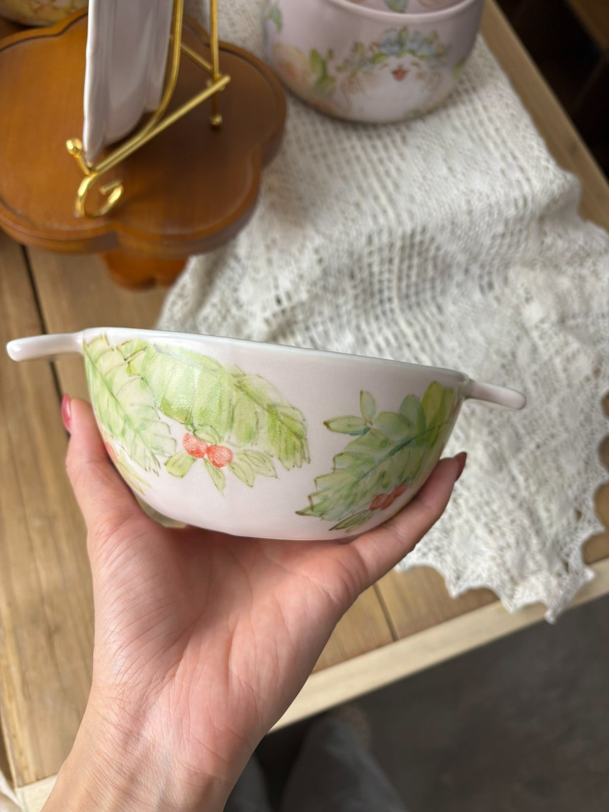 Handbemalte Keramikschale mit rosa Kaninchen