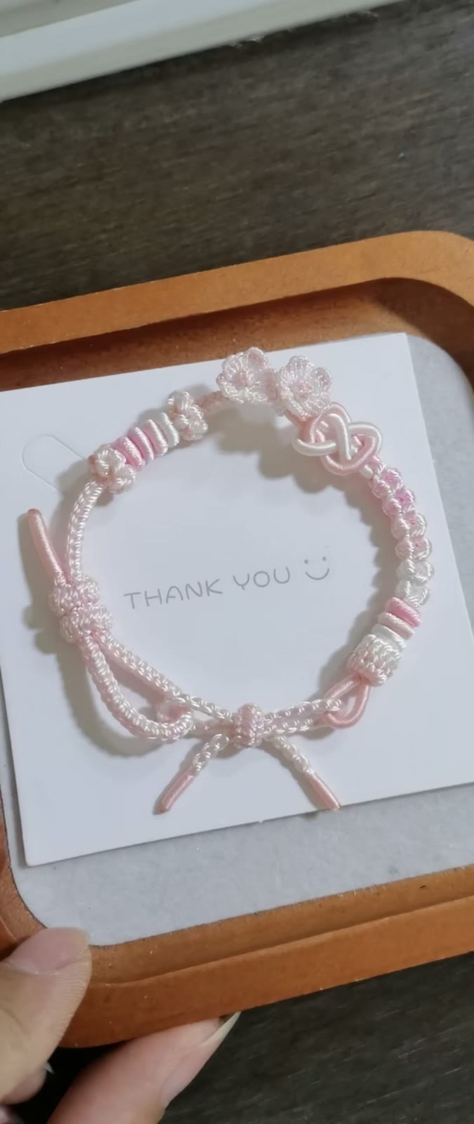 ハンドメイド 編み込み ピンク ホワイト グラデーション ブレスレット