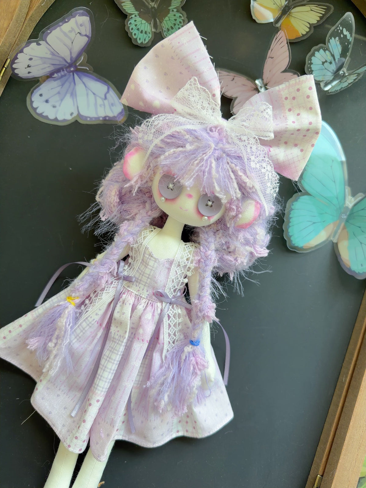 Boneca de Arte com Cabelo de Lã Lavanda Feita à Mão