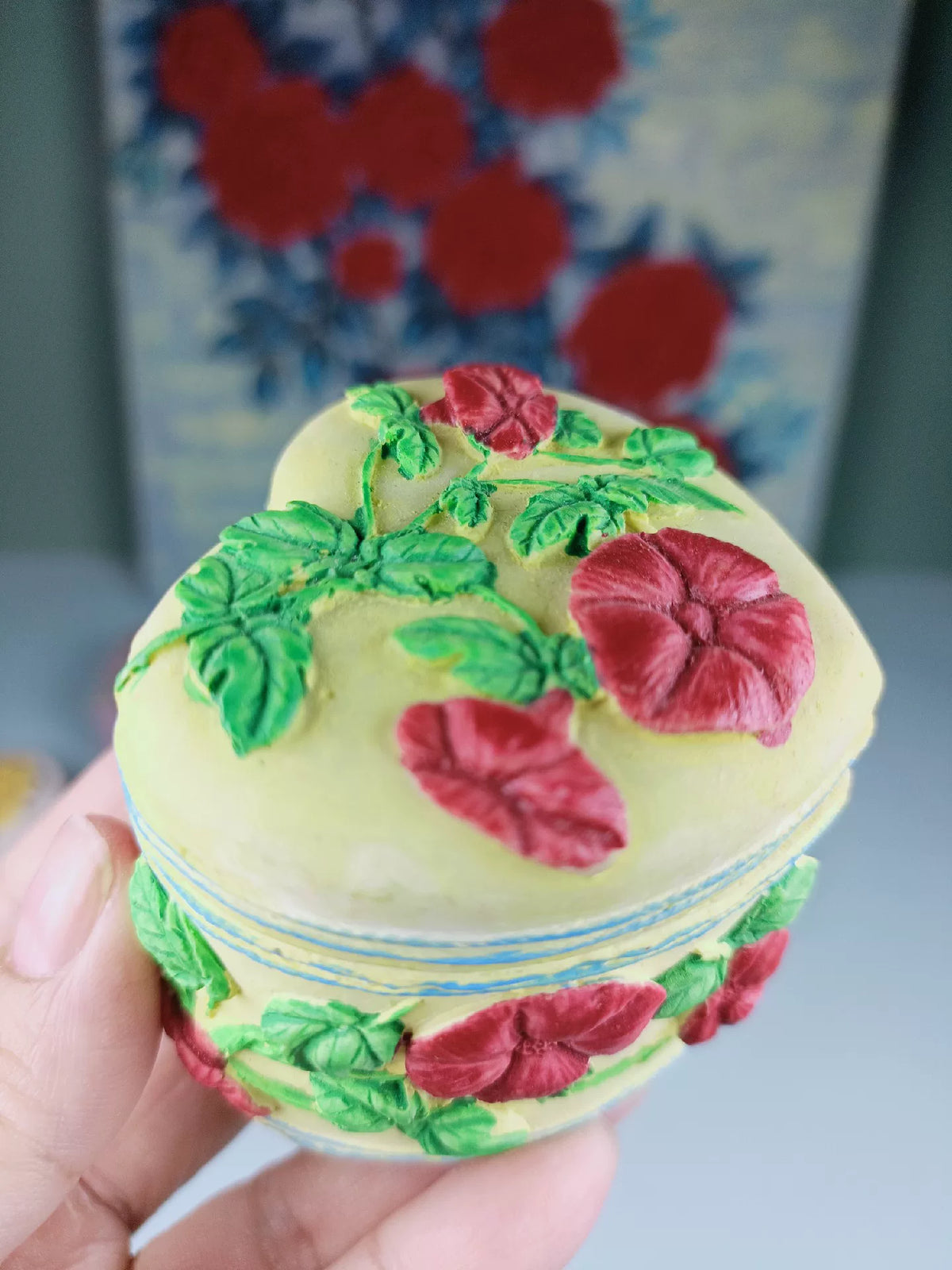 Hjärtformad silikonform med blomsterrelief