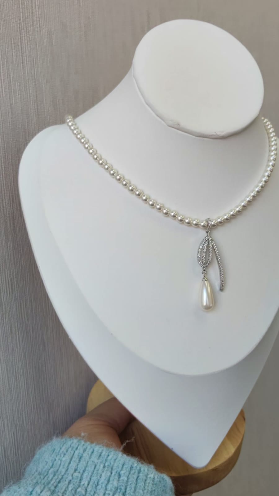 Teardrop Pearl Bow Pendant Necklace