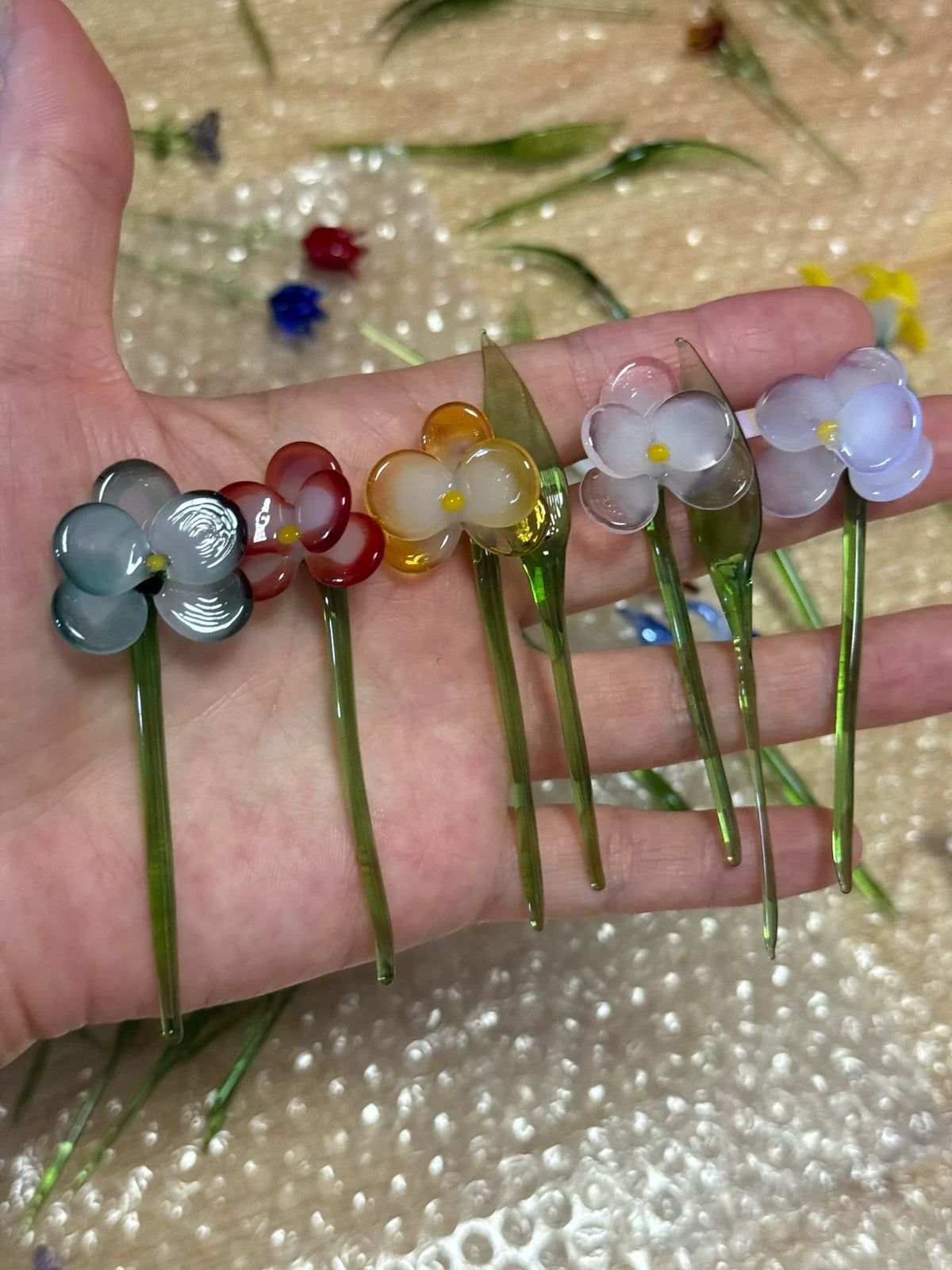Conjunto de Flores de Vidro em Miniatura com Vaso