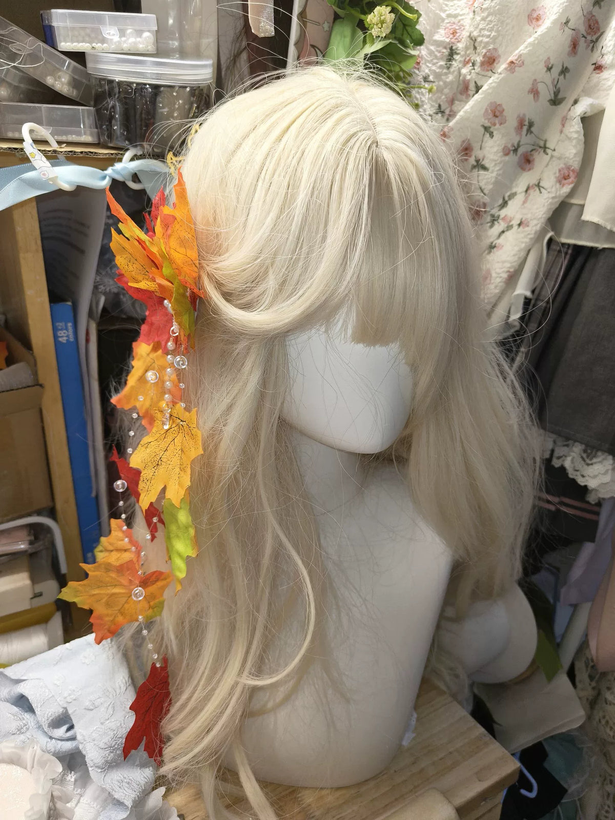 Haaraccessoire met kaskaderende esdobladeren