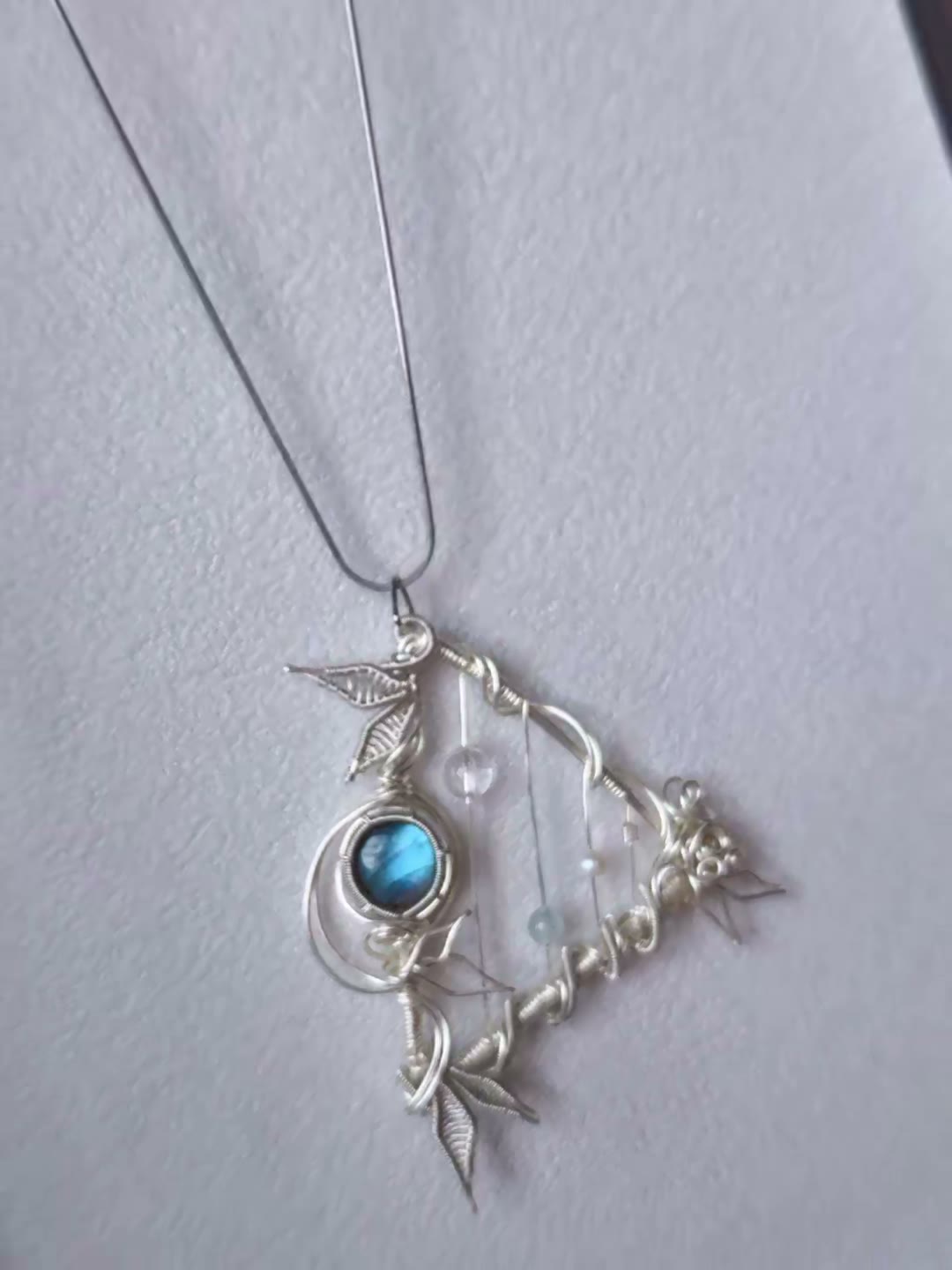 Collana con Arpa in Labradorite Blu