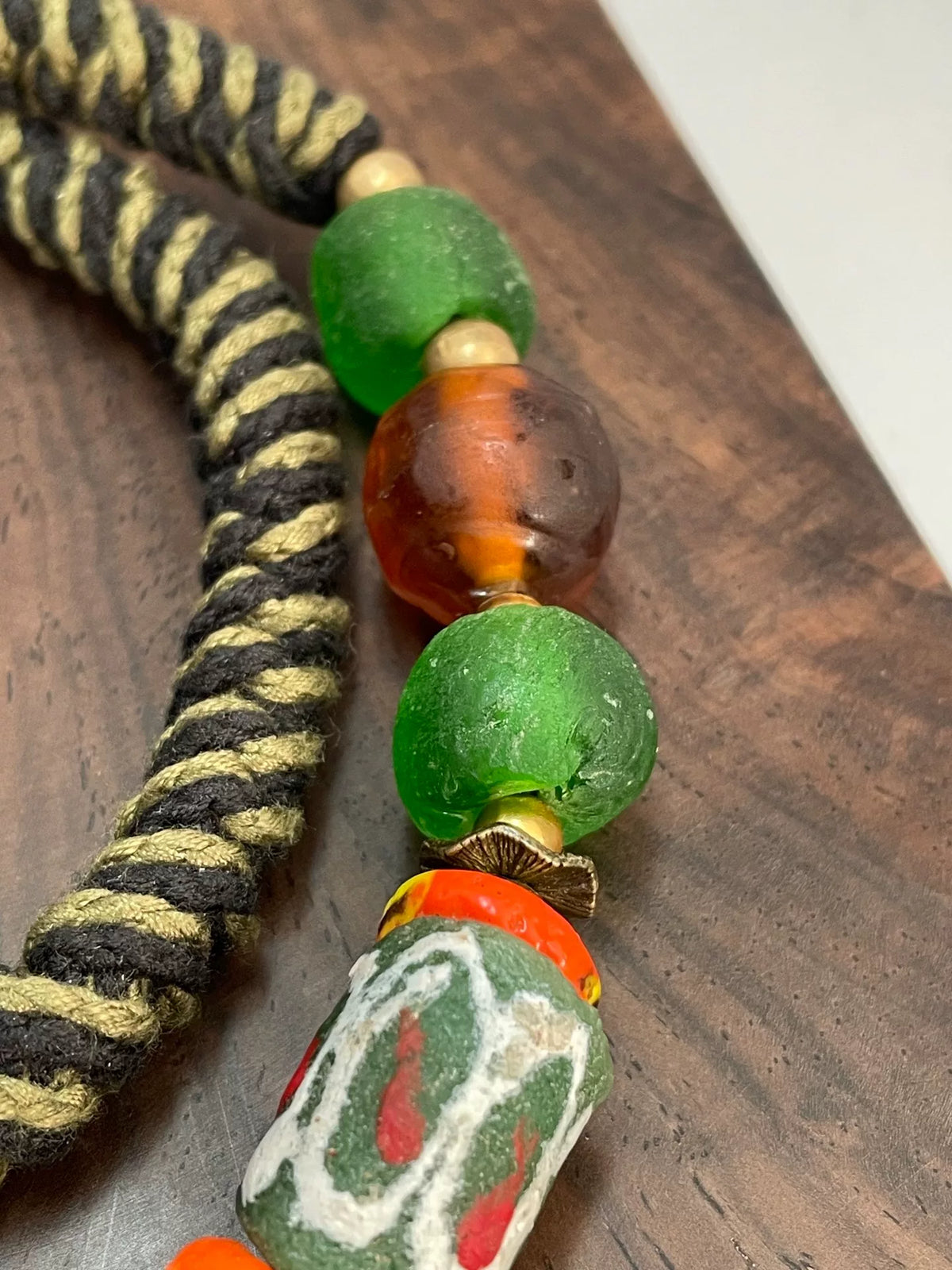 Phoenicische glazen pop-hangerketting