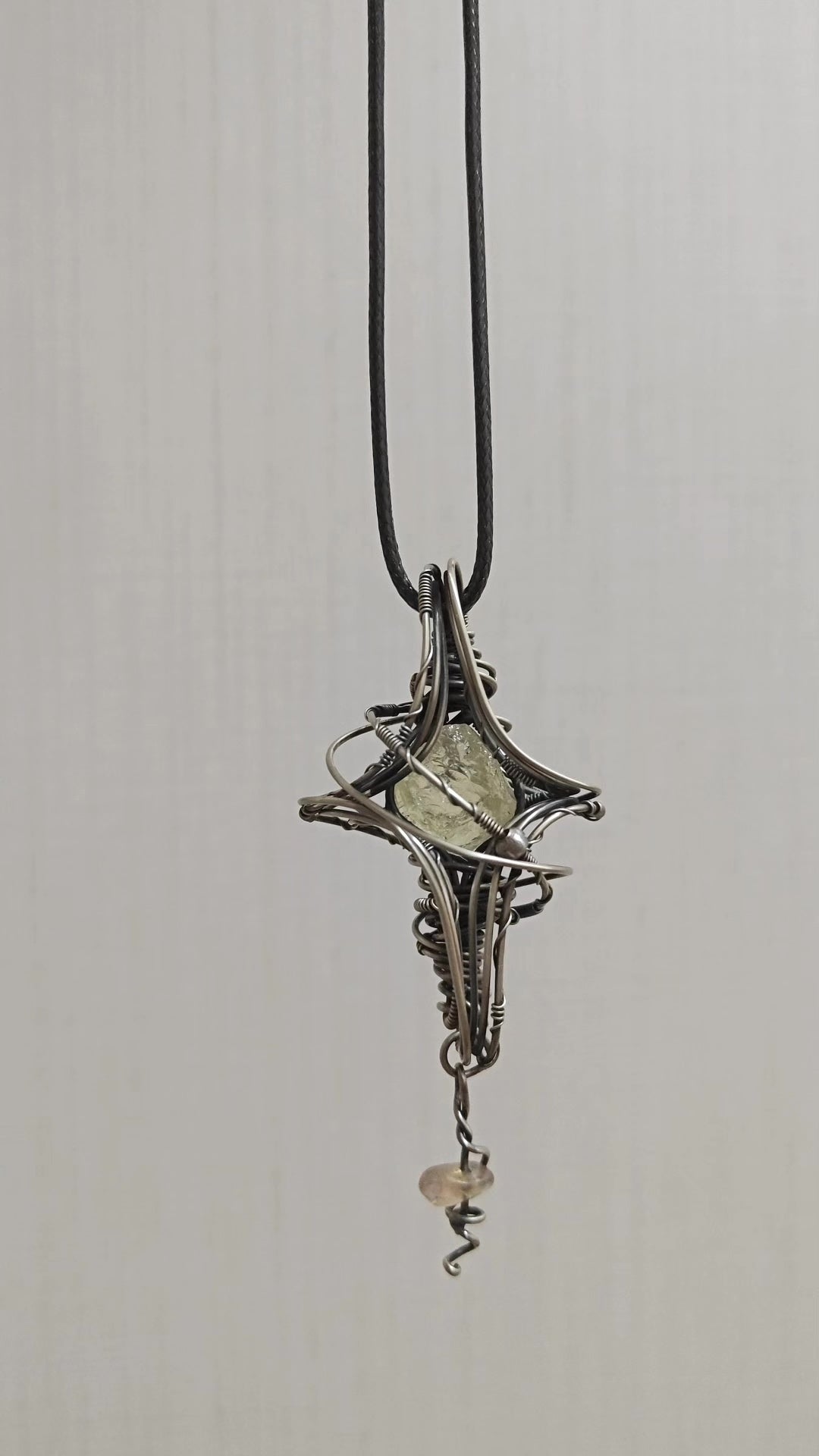 Rauwe Gele Citrine Hanger met Stervormig Draadwerk
