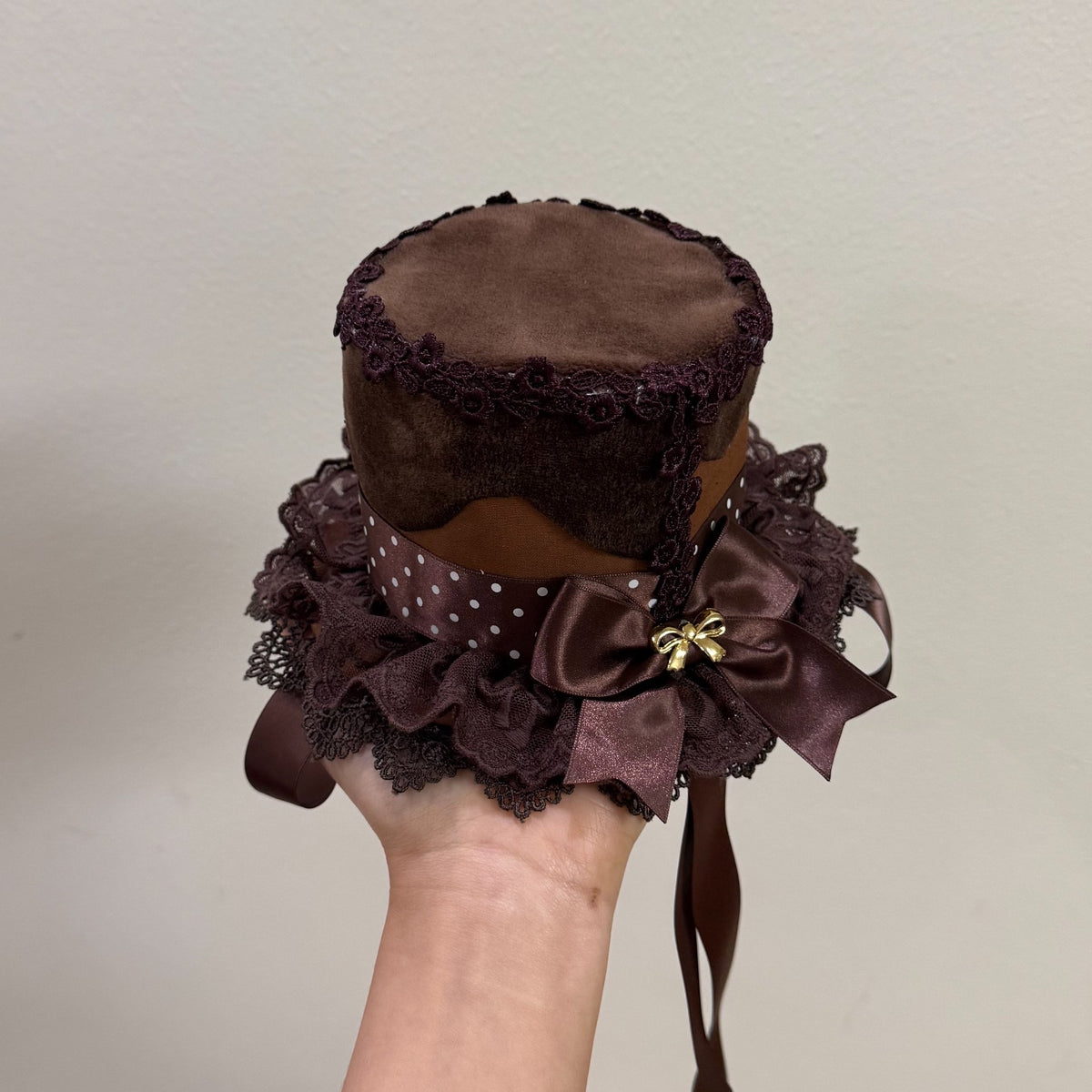 Miniature Top Hat with White Lace Trim