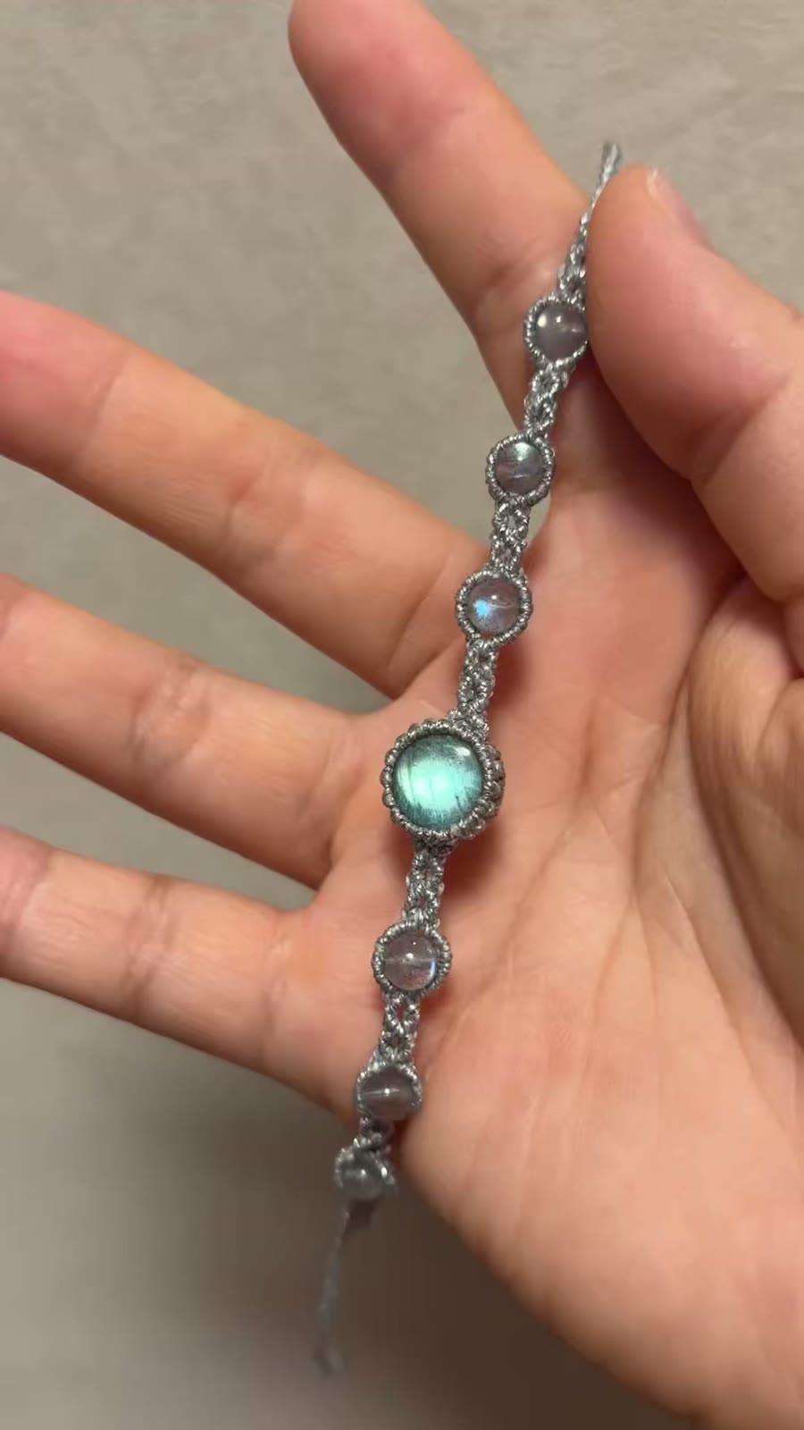 Bracelete Artesanal de Labradorite e Pedra da Lua