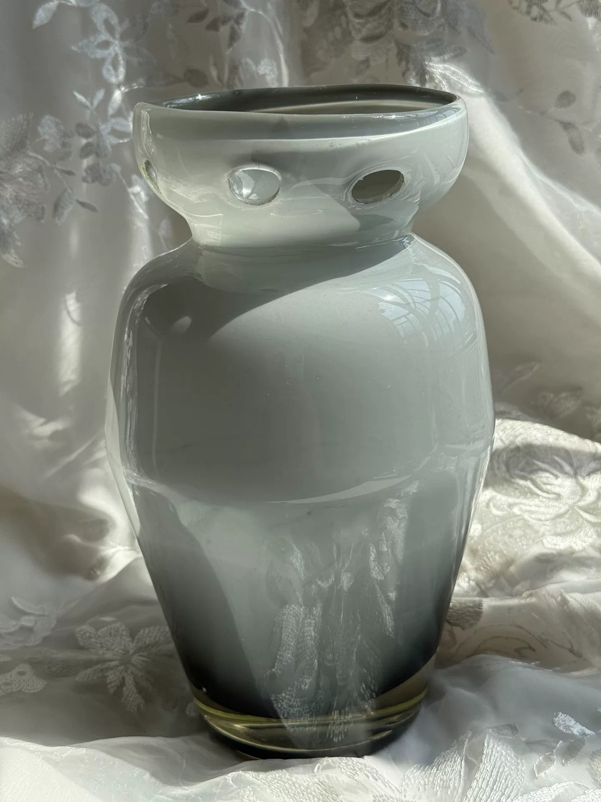 975514617216 - Image 1