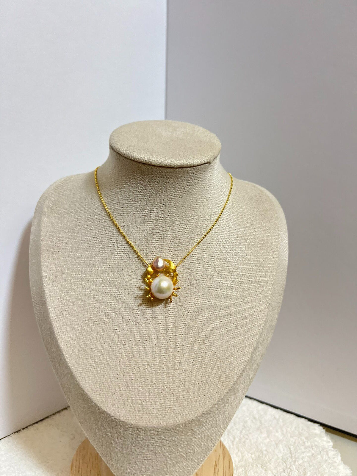 Crab Pearl Pendant Gold Tone