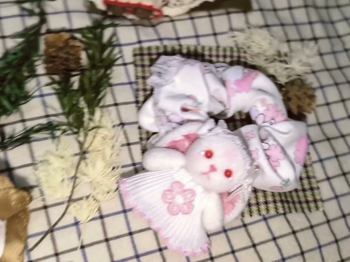 Lolita Witte Konijn Scrunchie van Wolvilt
