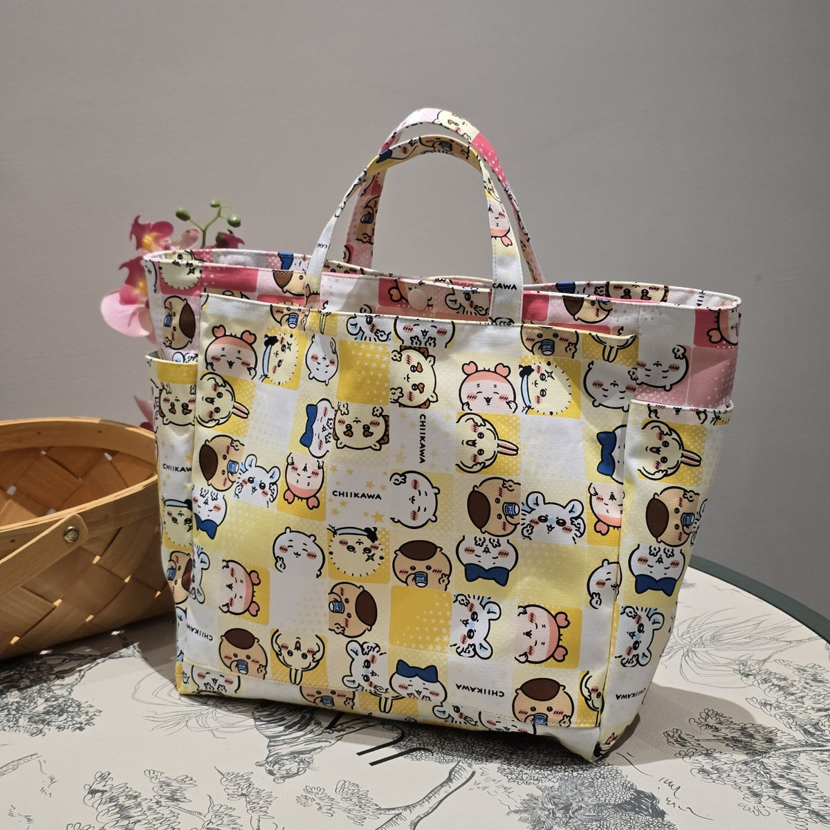 Chiikawa Cartoon Print Tote Bag with Pockets