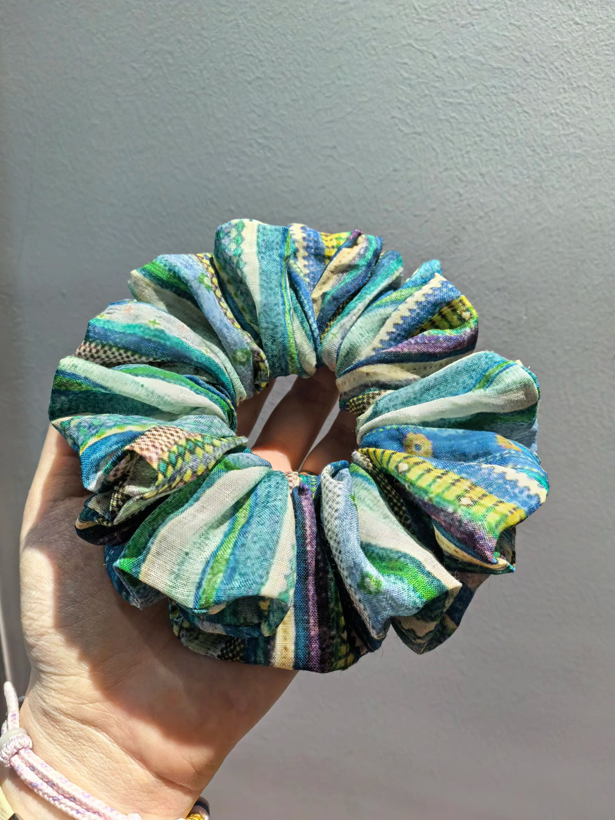 Handgefertigte Ramie-Scrunchie