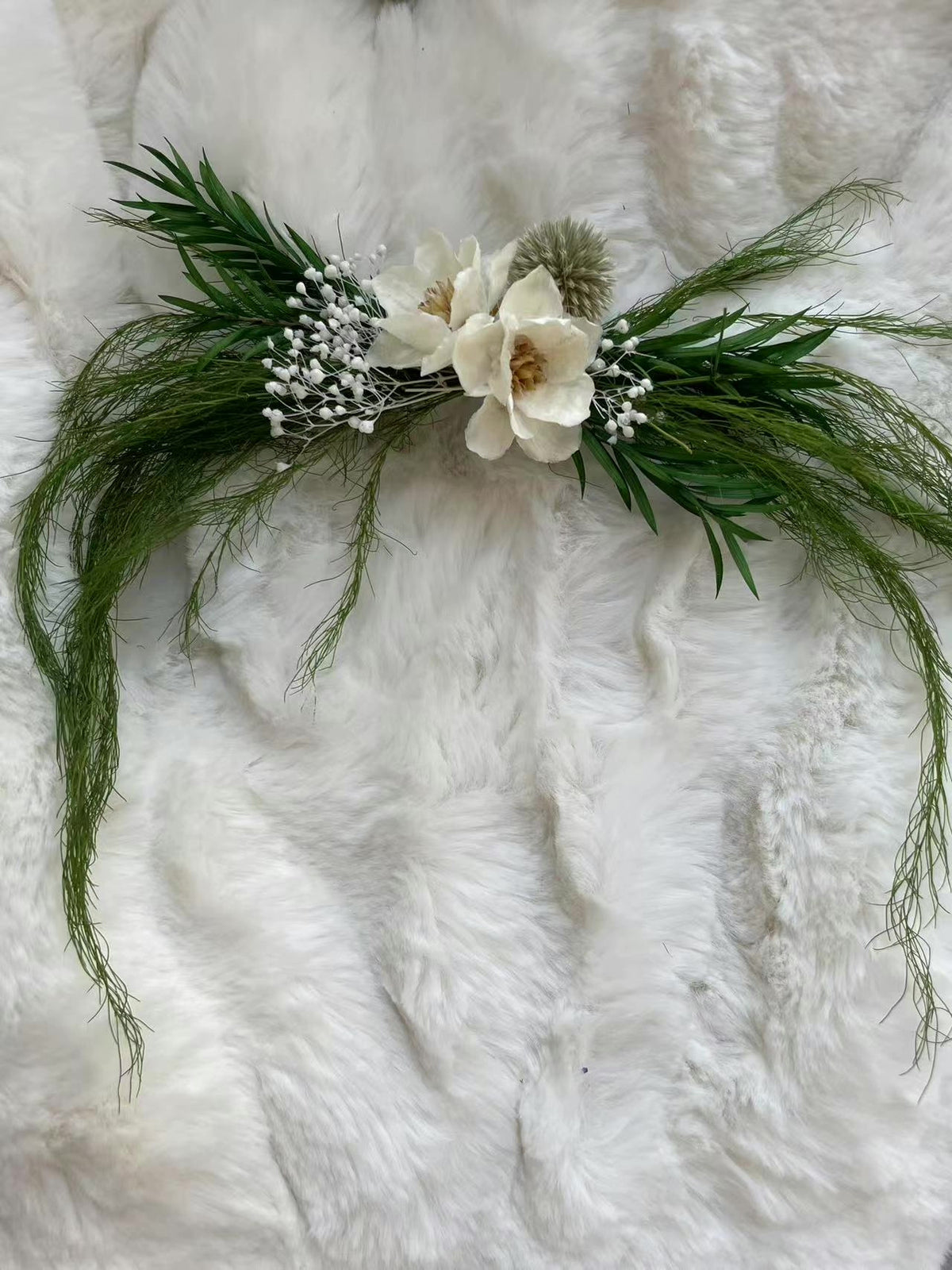 Pince à cheveux fleurs conservées et feuillage vert forêt