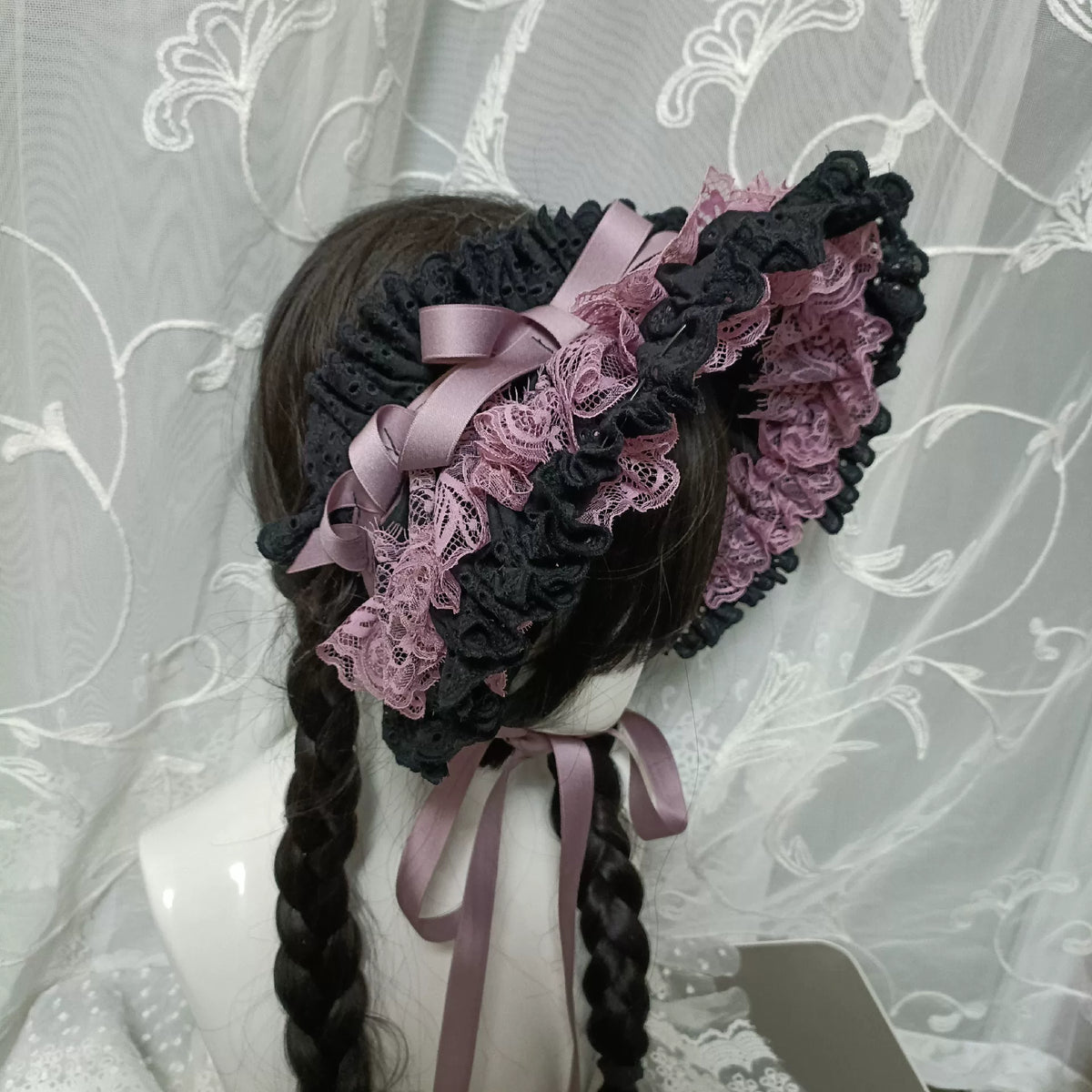 Diadema y gorro de encaje ciruela y negro