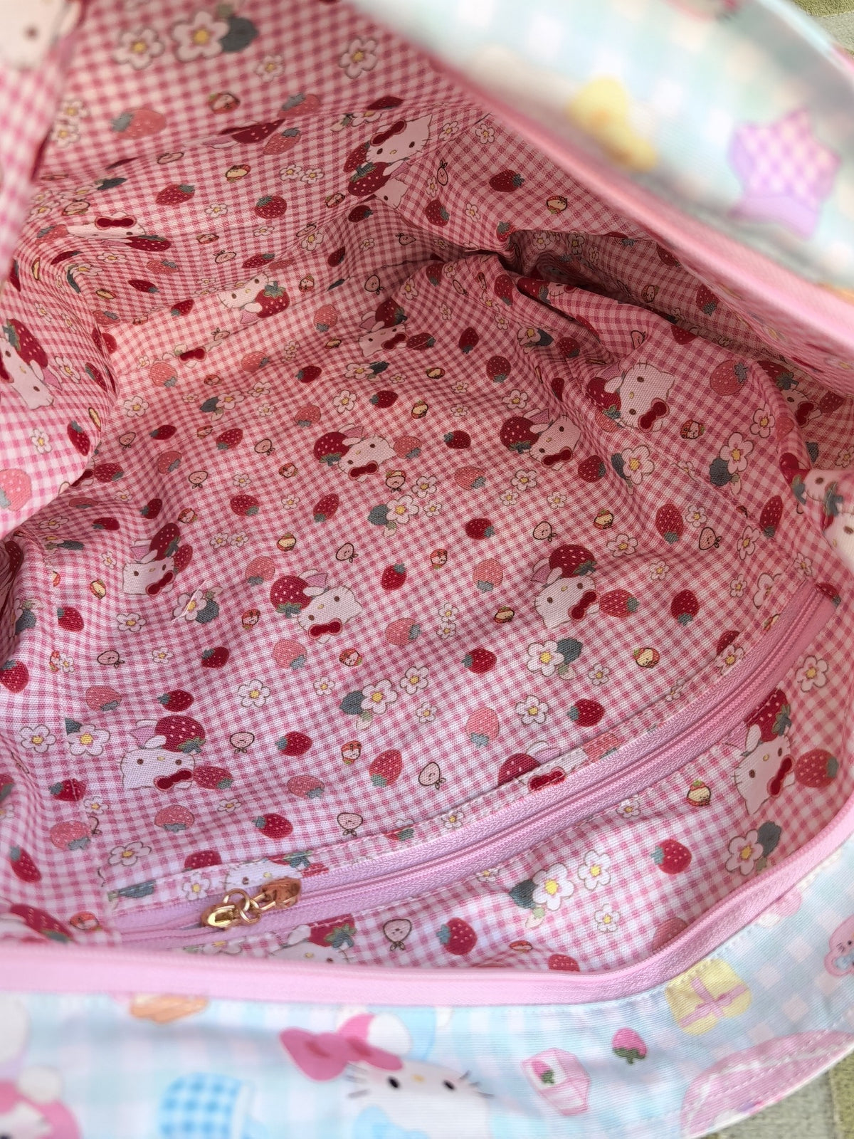 Hello Kitty Gingham Print Shoulder Bag