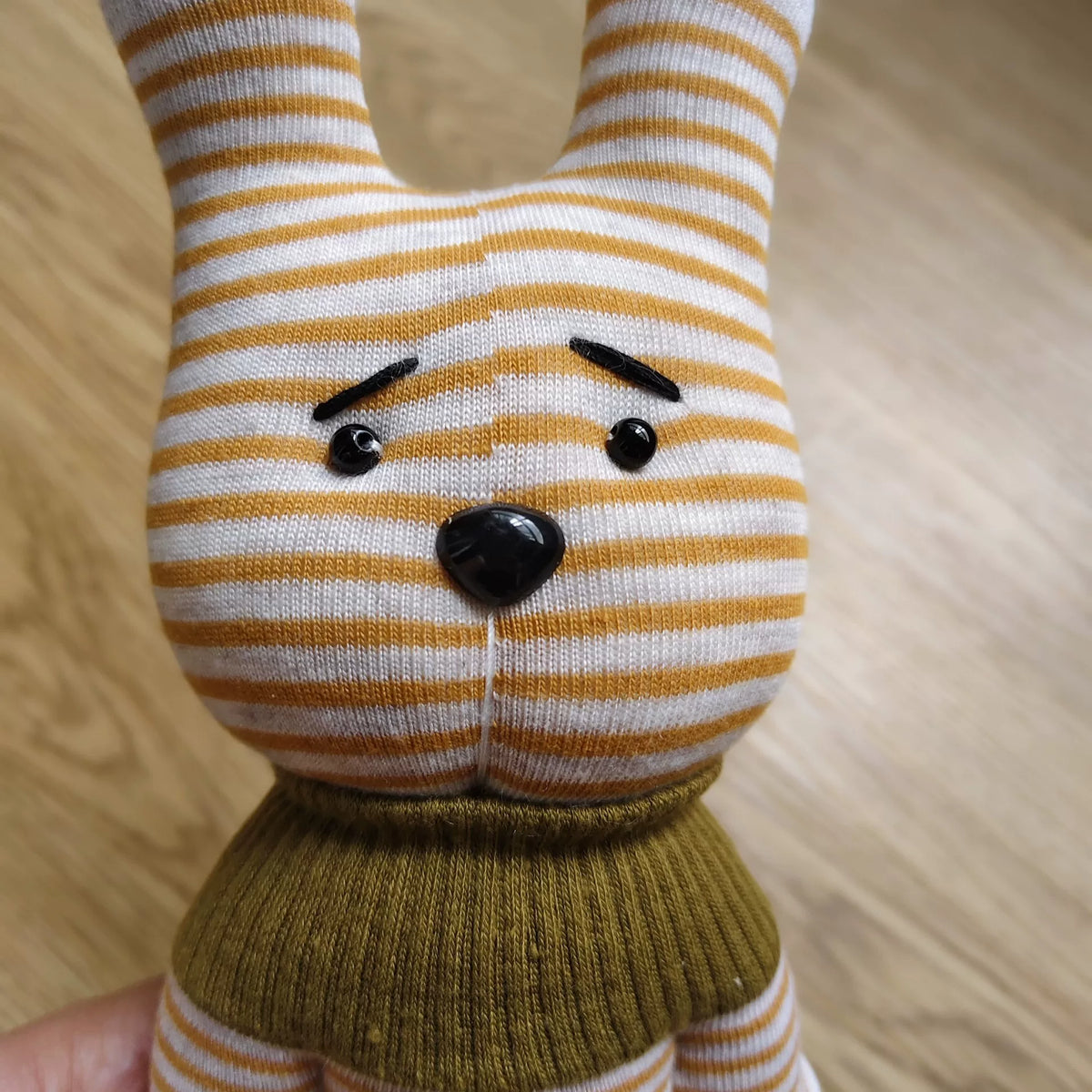 Coelho de Pelúche de Meia Listrado Feito à Mano