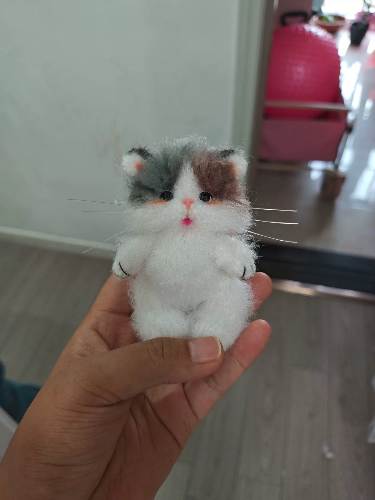 Nadelgefilzte Calico-Katzenfigur
