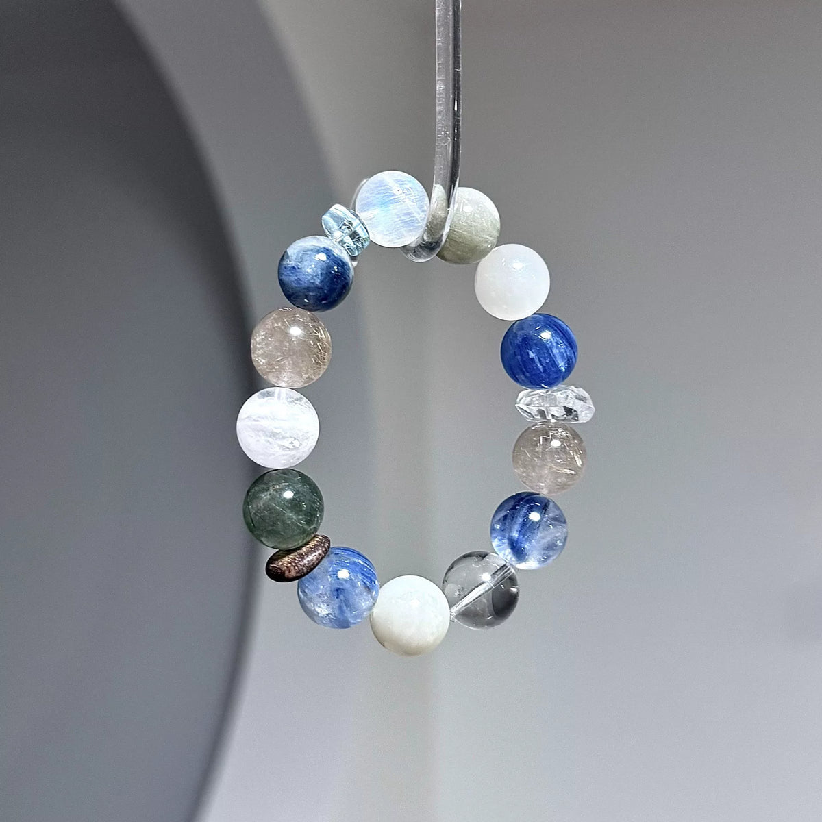 Pulseira de Contas de Cristal Azul, Aquamarina, Quartzo Rutilado e Pedra-Lua