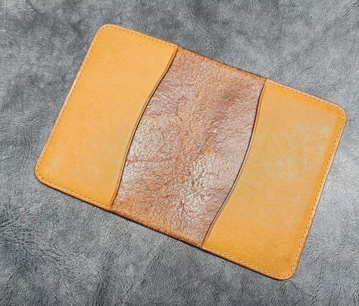 Couverture de carnet A7 pages fixes en cuir doré