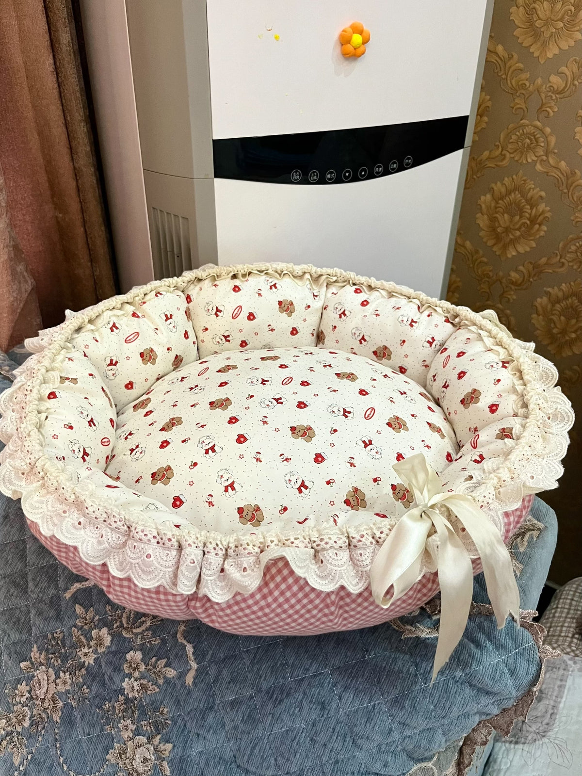 Reversible Round Cat Bed with Lace Trim