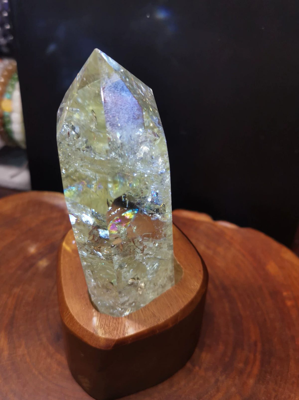 Natürlicher Citrin-Kristallpunkt mit Holzsockel 137mm