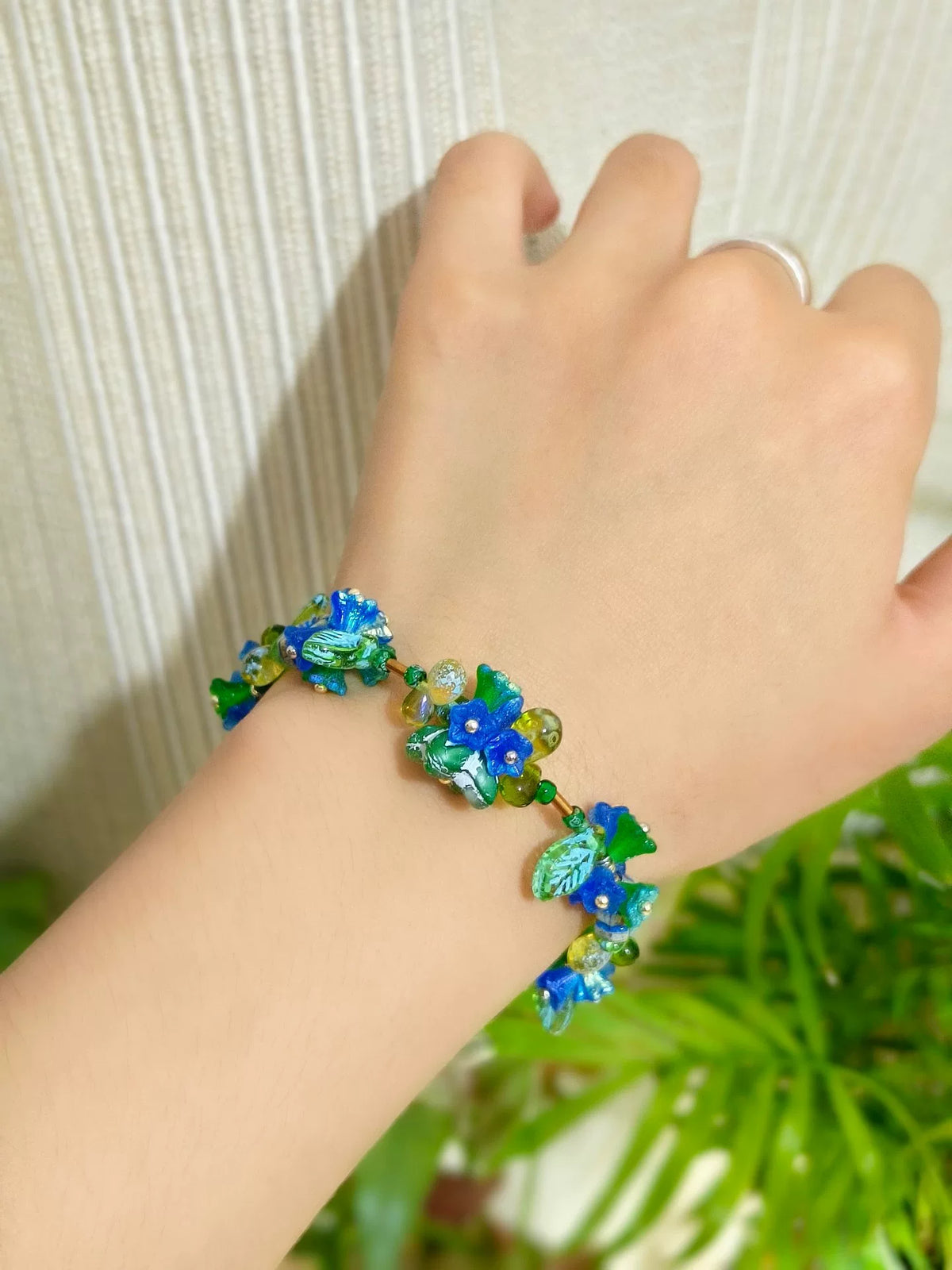 Blauwe hortensia-armband van Tsjechische glaskralen