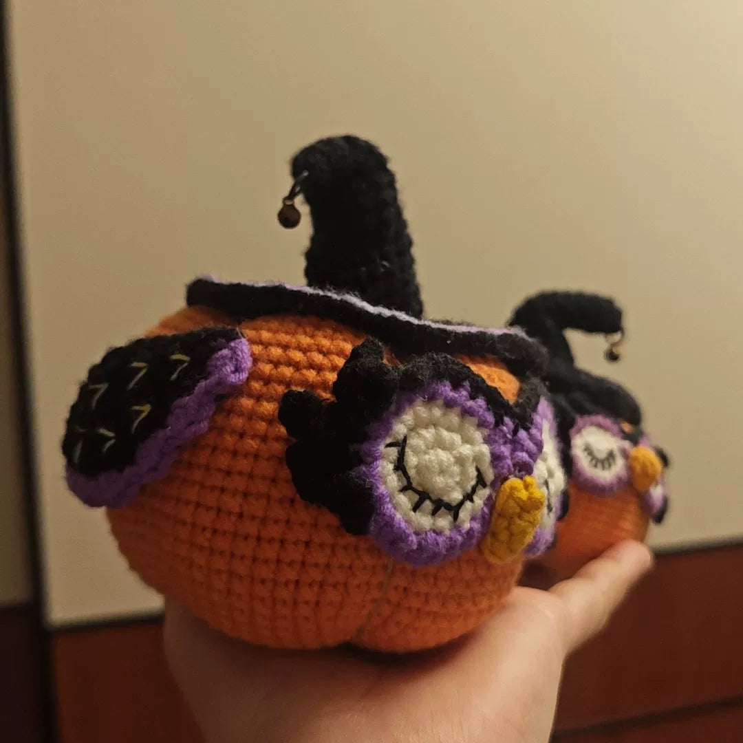Pendentif Halloween au crochet chouette citrouille