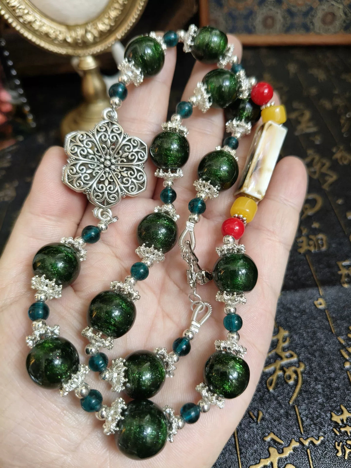 Green Glass Bead Ceramic Pendant Necklace