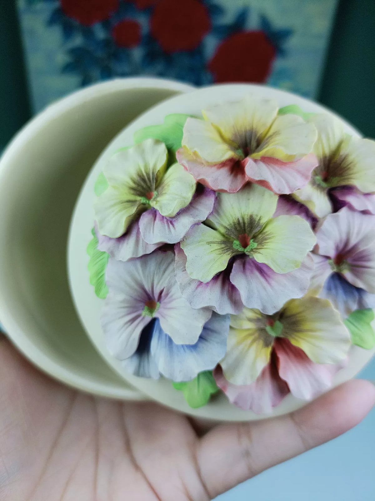 Round Off White Lidded Jar 8.6 cm