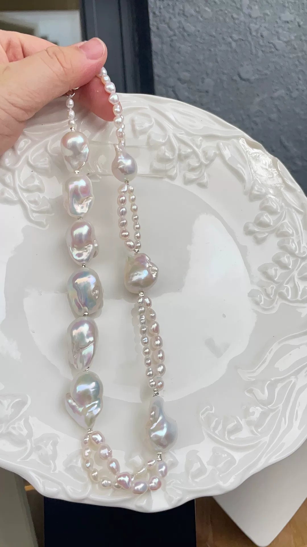 Collier de perles baroque d'eau douce irisé
