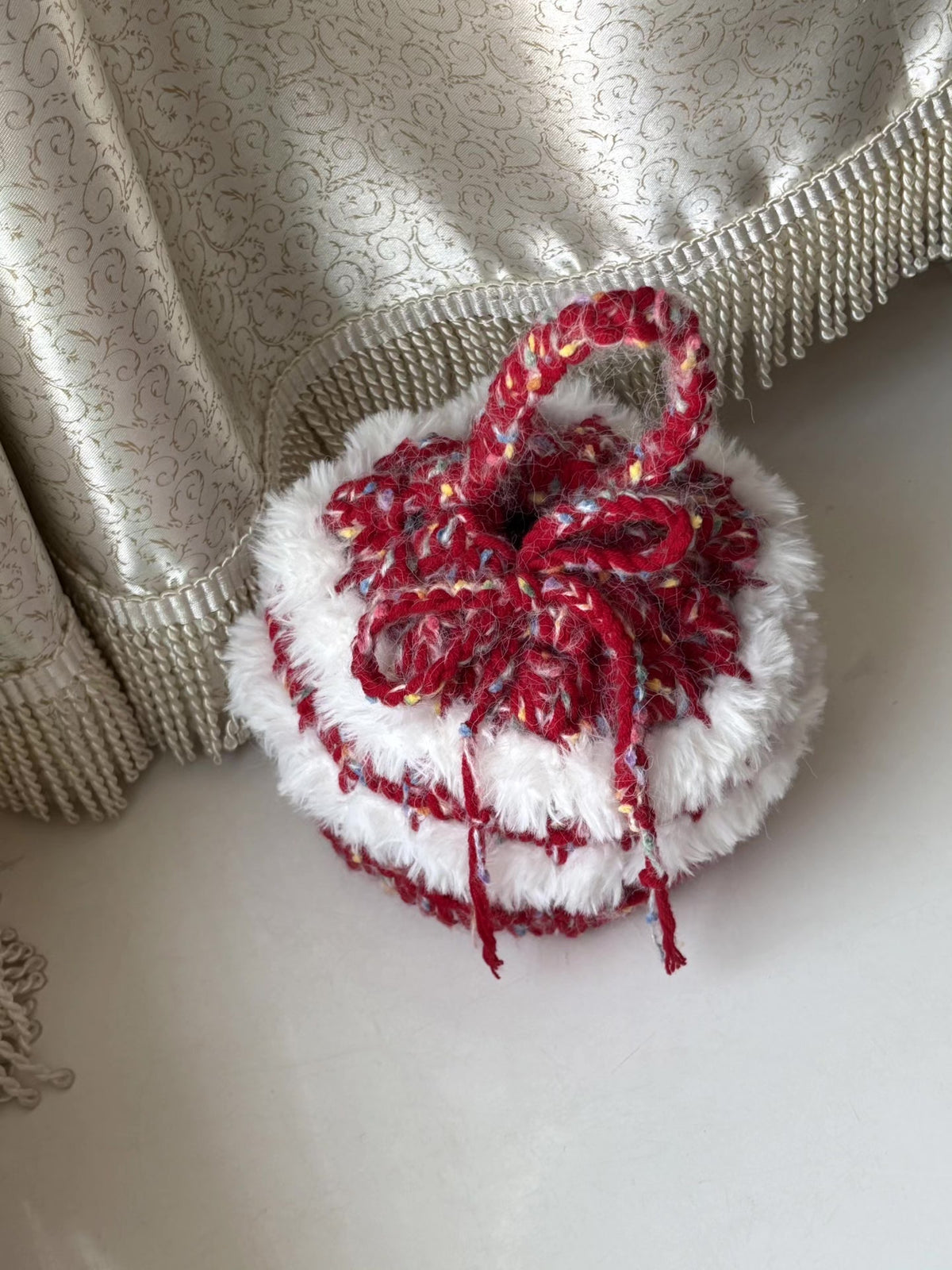 Red Knitted Drawstring Pouch with Faux Fur