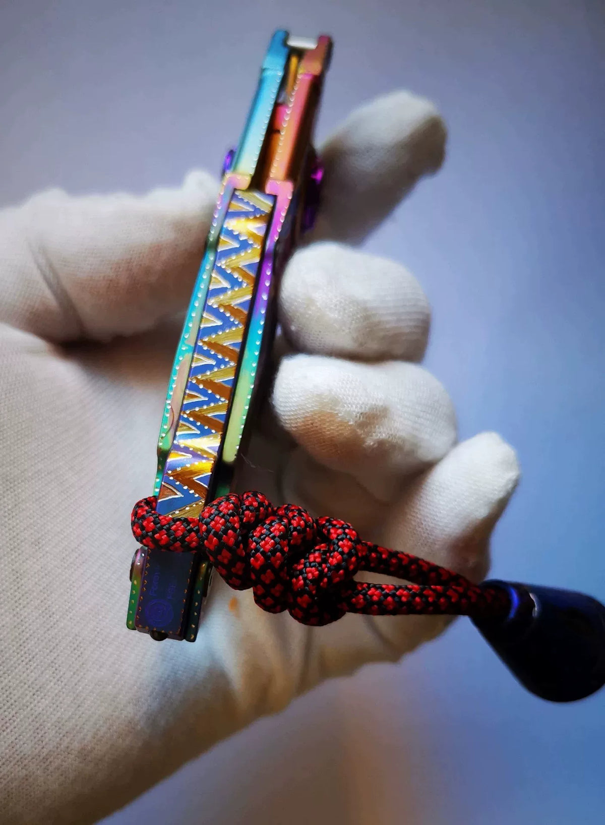 虹色折りたたみ式ユーティリティナイフ セレーテッドブレード