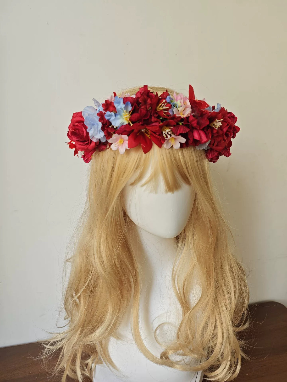 Corona Lolita de flores de seda roja hecha a mano