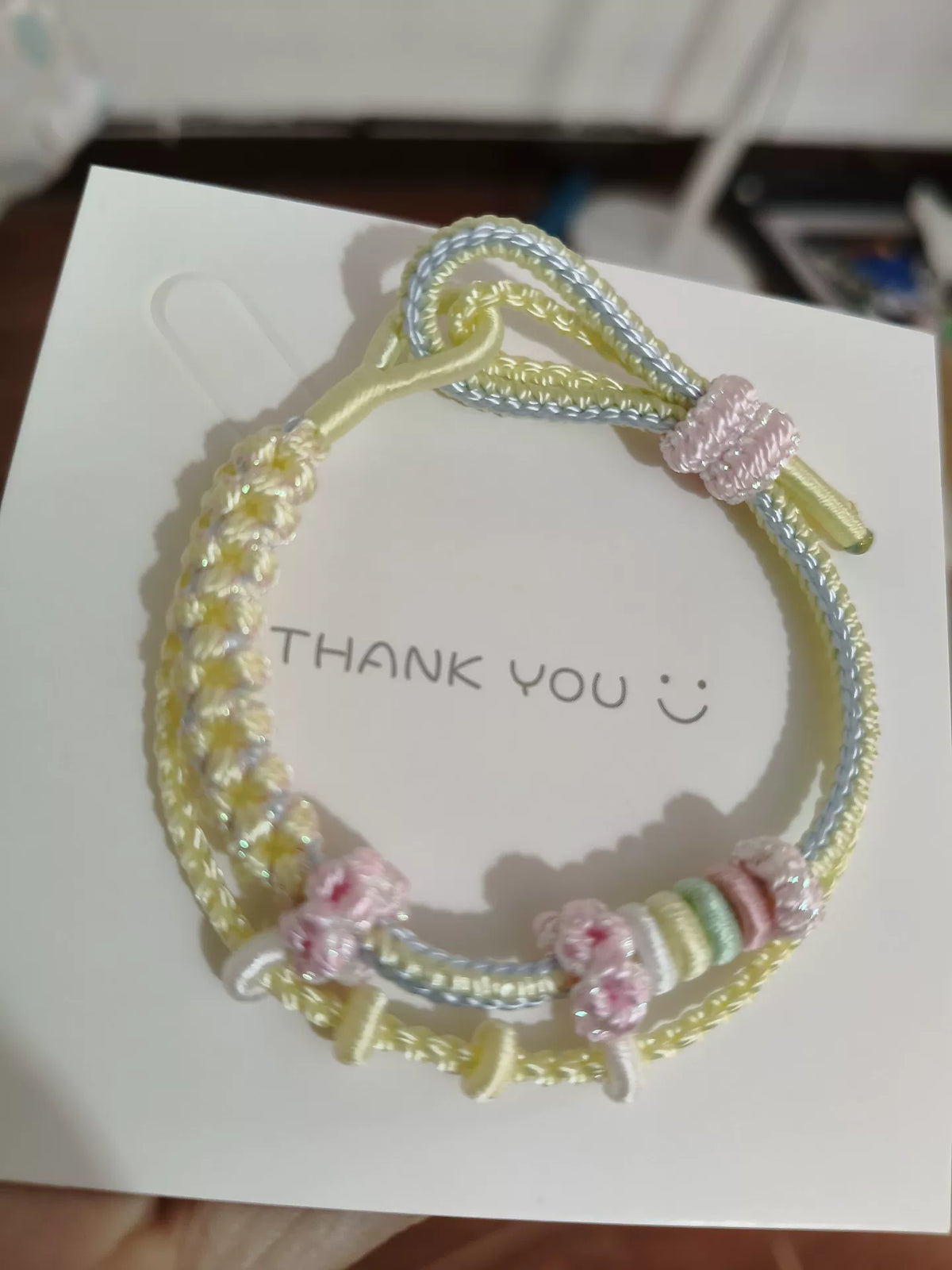 Handgevlecht Geel Blauw Gradient Armband met Bloem-accenten