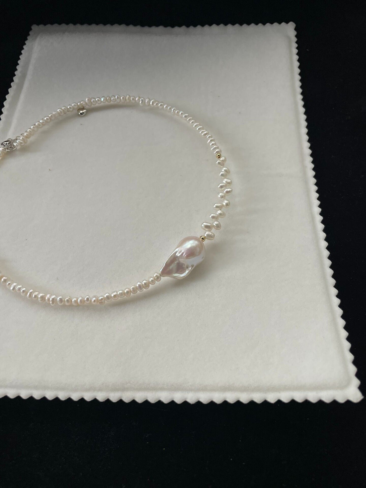 Barockperlen-Choker-Halskette mit Goldperlen