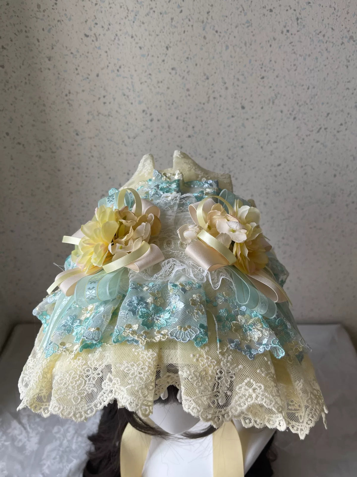 Platt mössa i gulgrön spets (Lolita-stil)