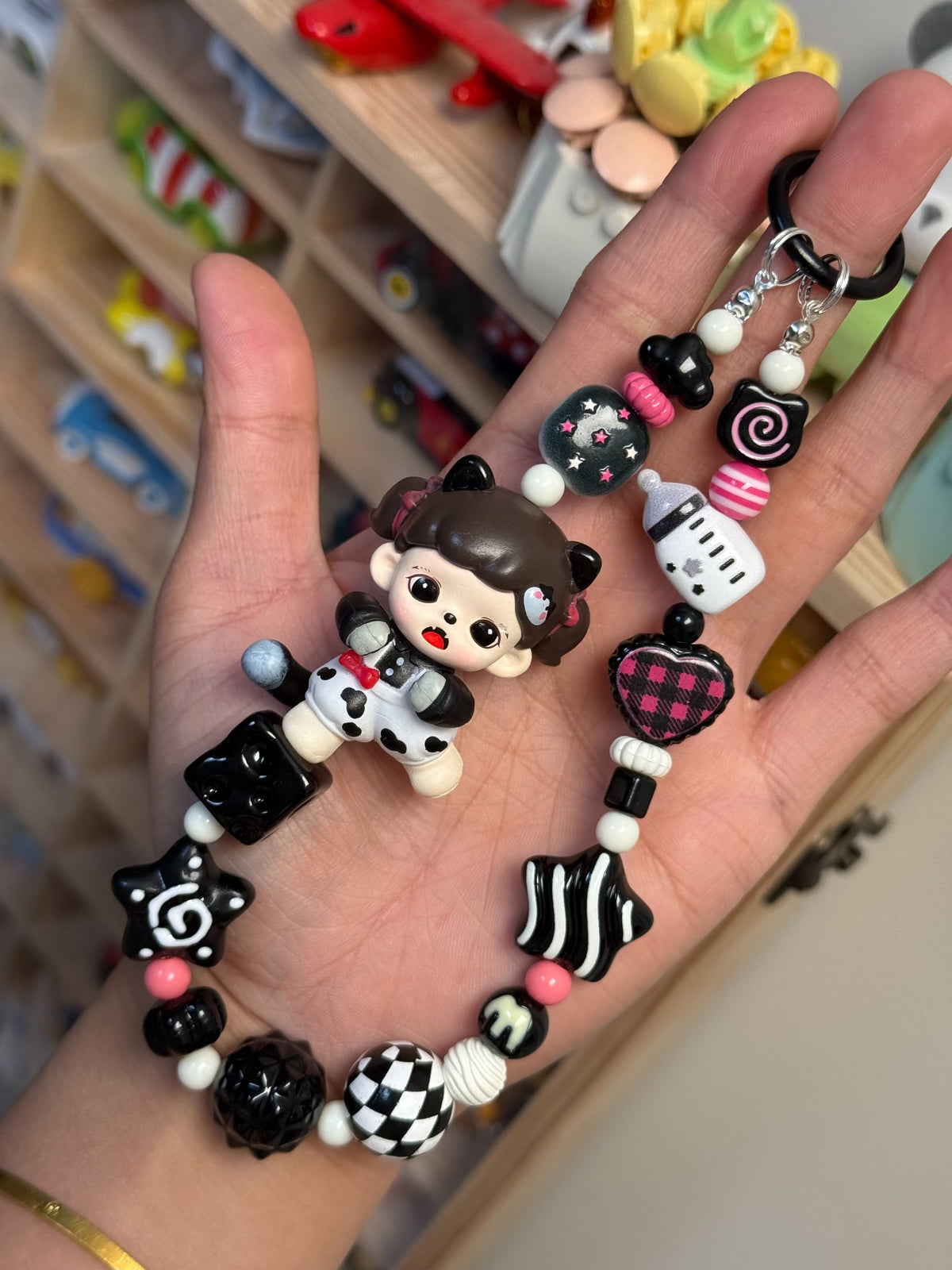 牛柄ドールのビーズスマホチャーム キーホルダー