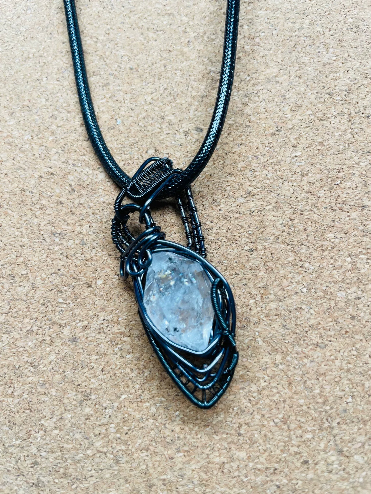 Pendente in quarzo Herkimer Diamond avvolto in filo