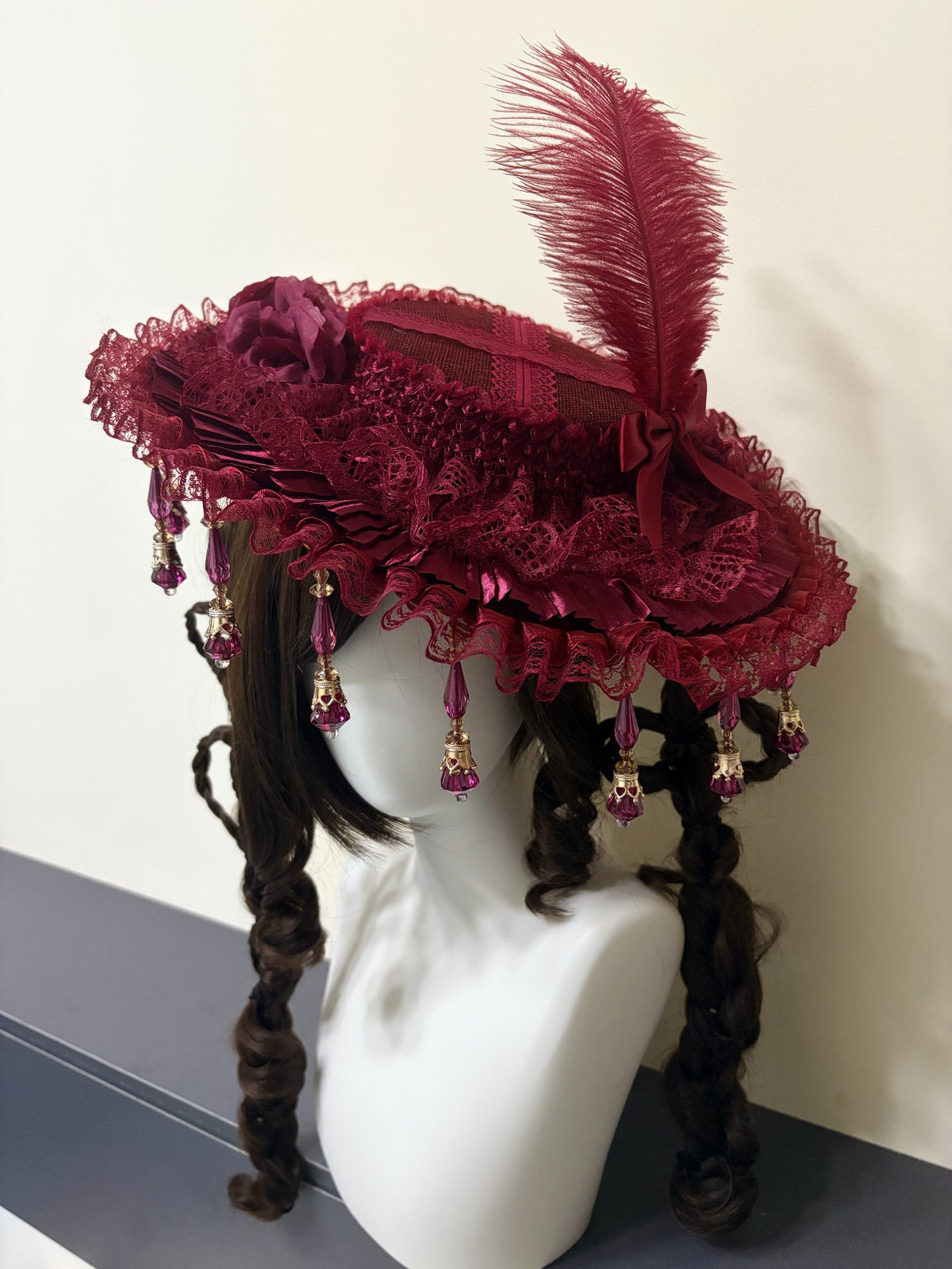 Gothic Lolita platt hatt med strutsfjäder