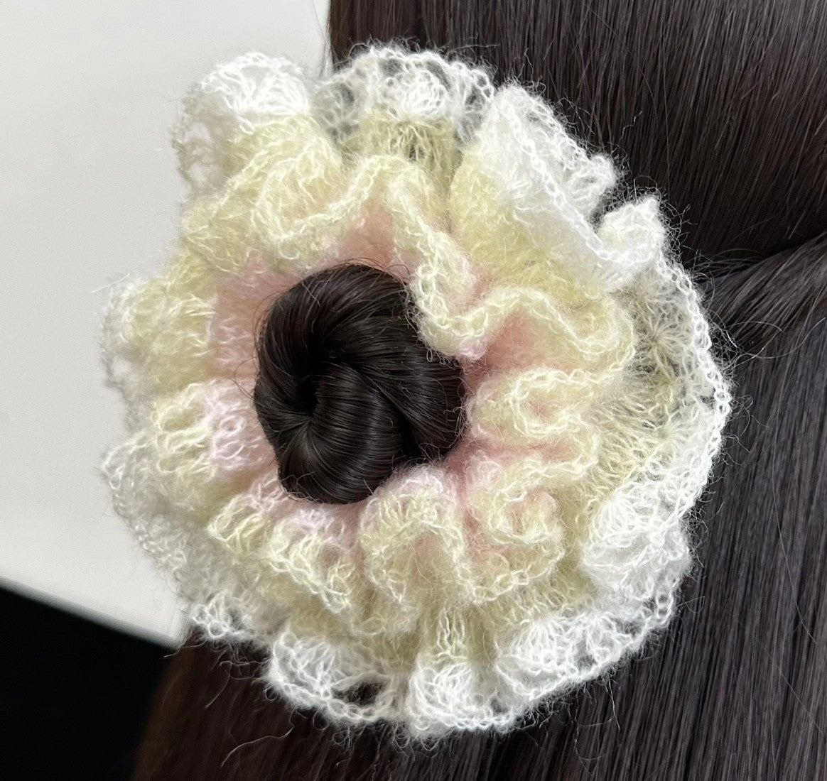 Scrunchie de Cabelo em Croché Feito à Mão com Gradiente Pastel