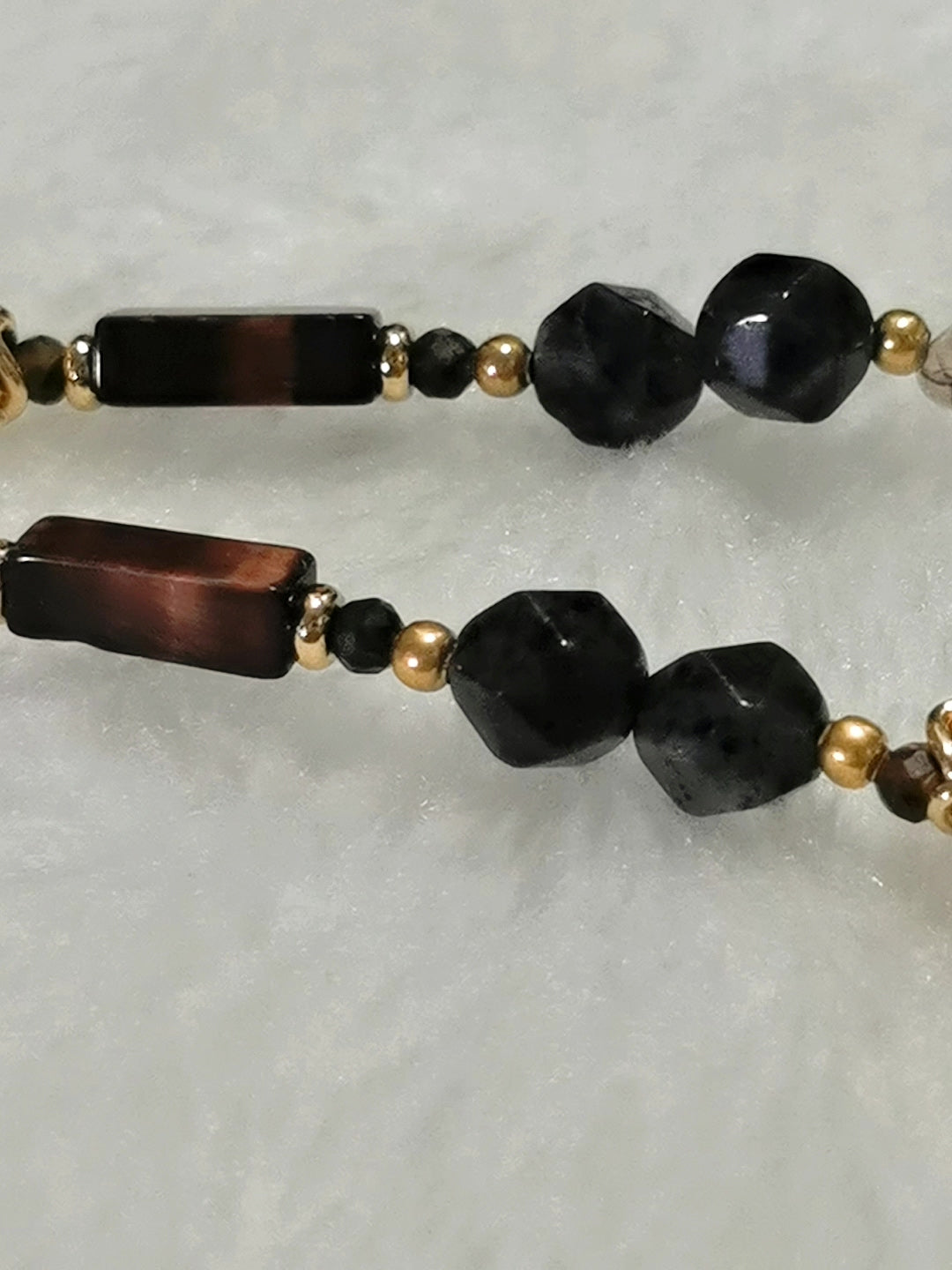Collier de perles œil de tigre rouge
