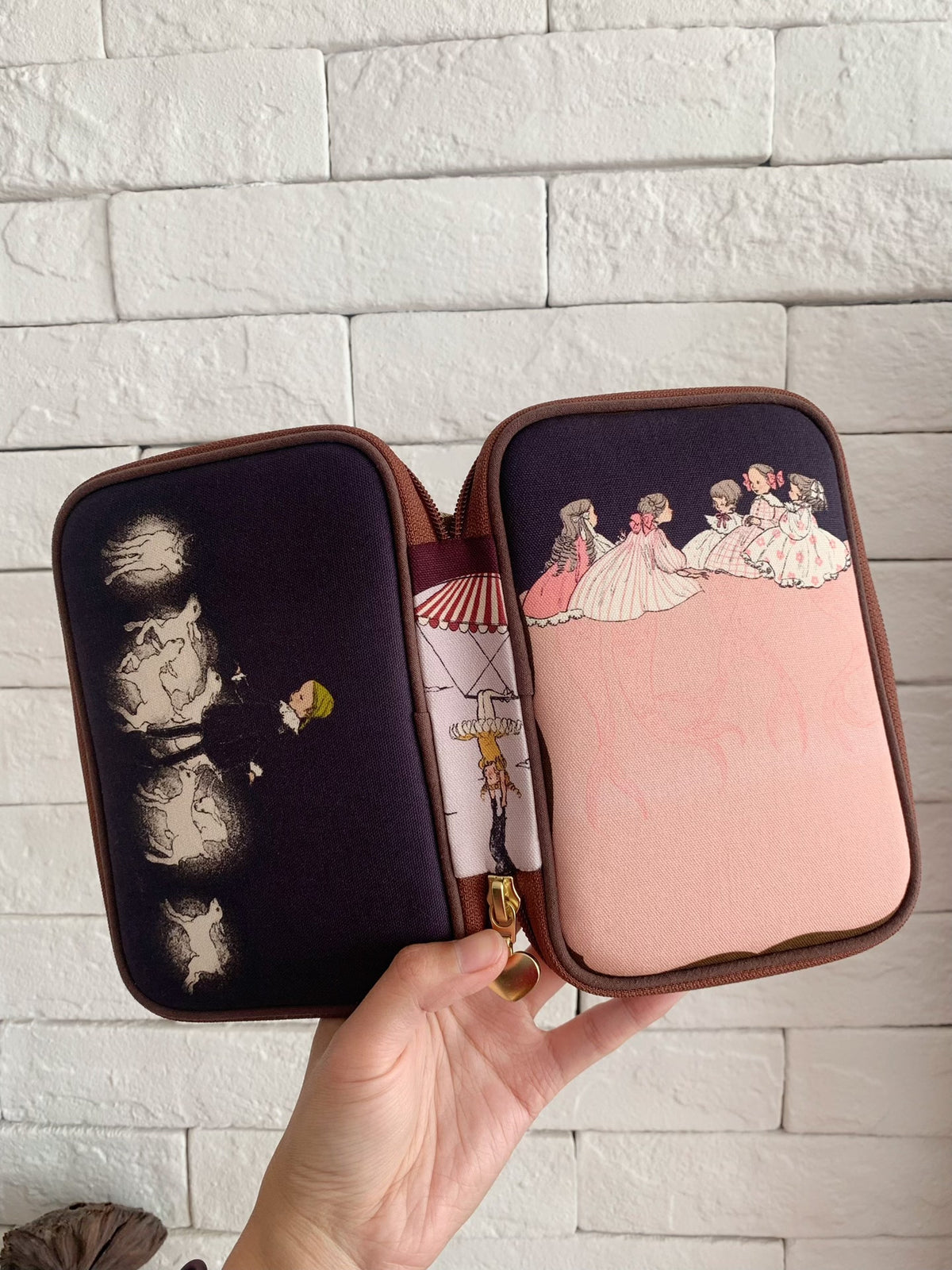 Oxford Fabric Storage Case with Victorian Print