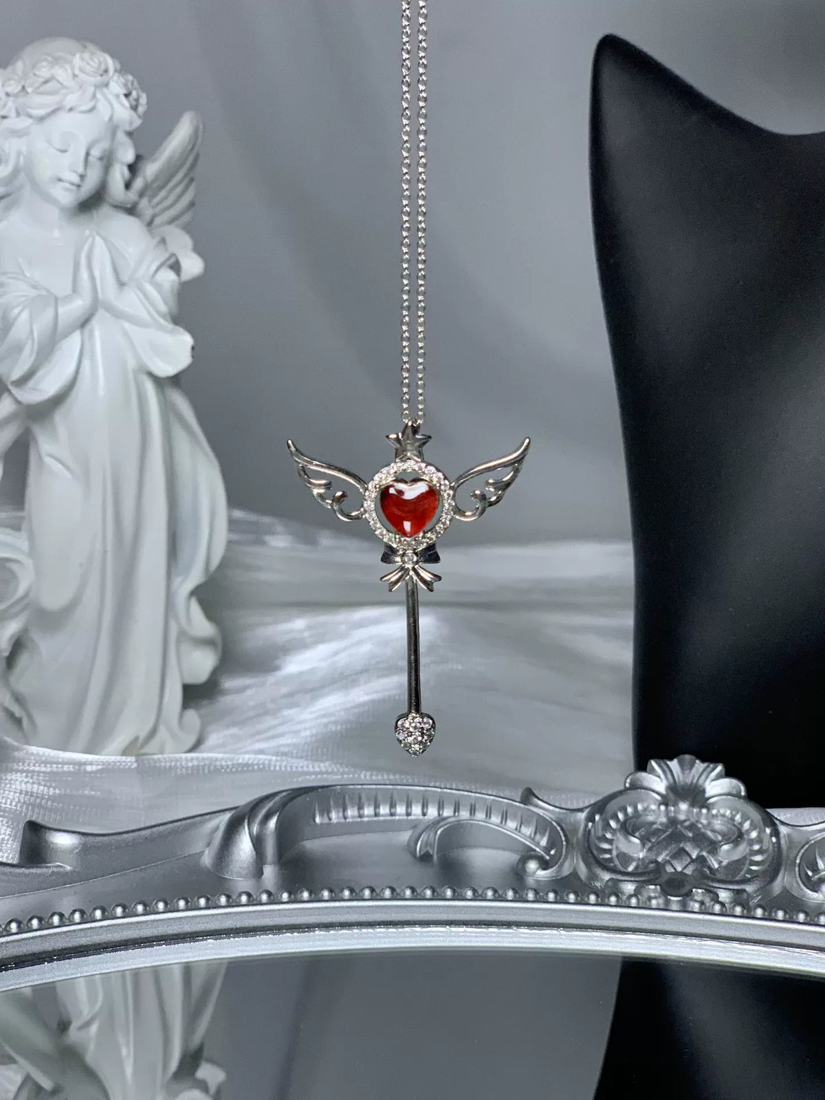 本物の蝶の標本 ハートワンドネックレス