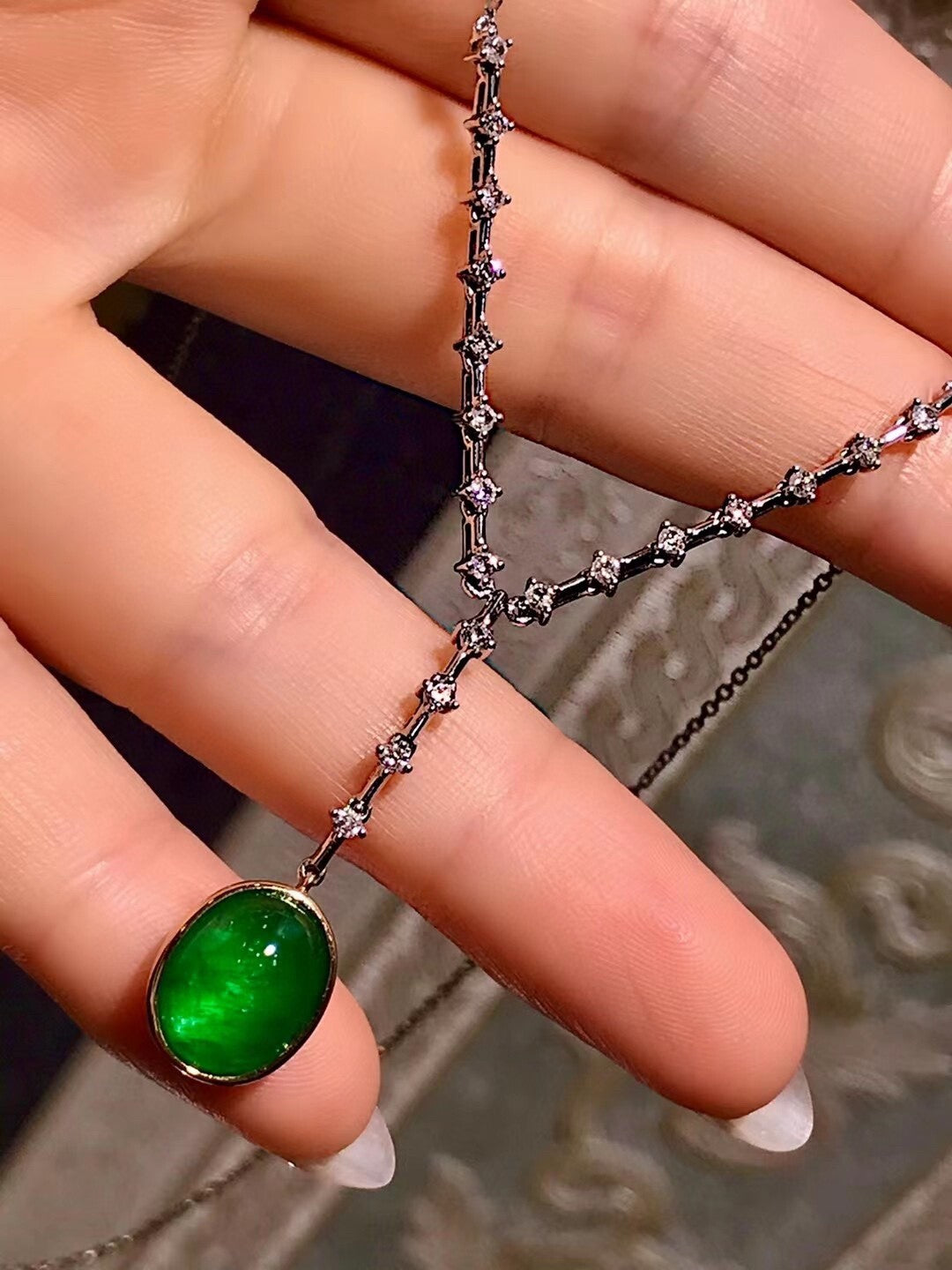 18k Gold Emerald Cabochon 3.75ct Diamond 0.52ct Drop Necklace