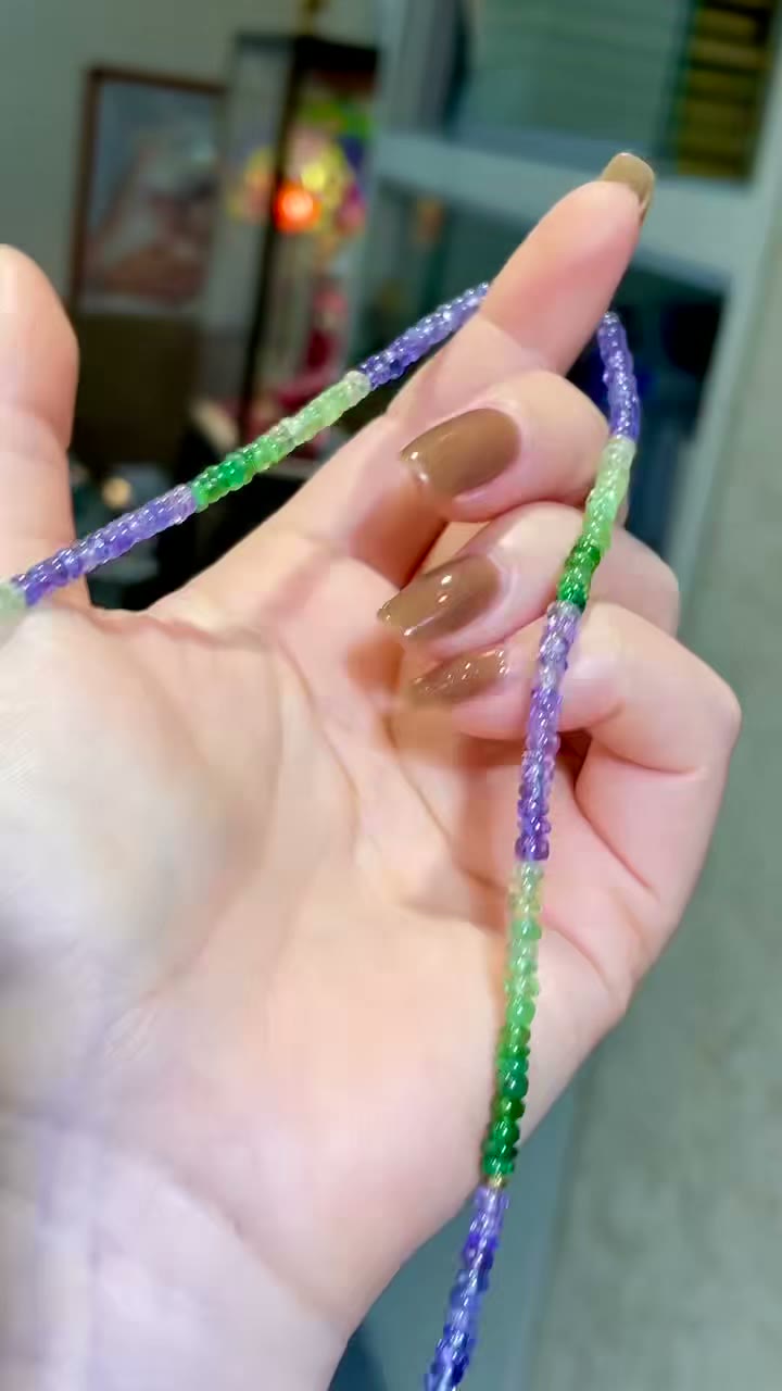 Gradient Abacus Bead Necklace with Gold Cabochon